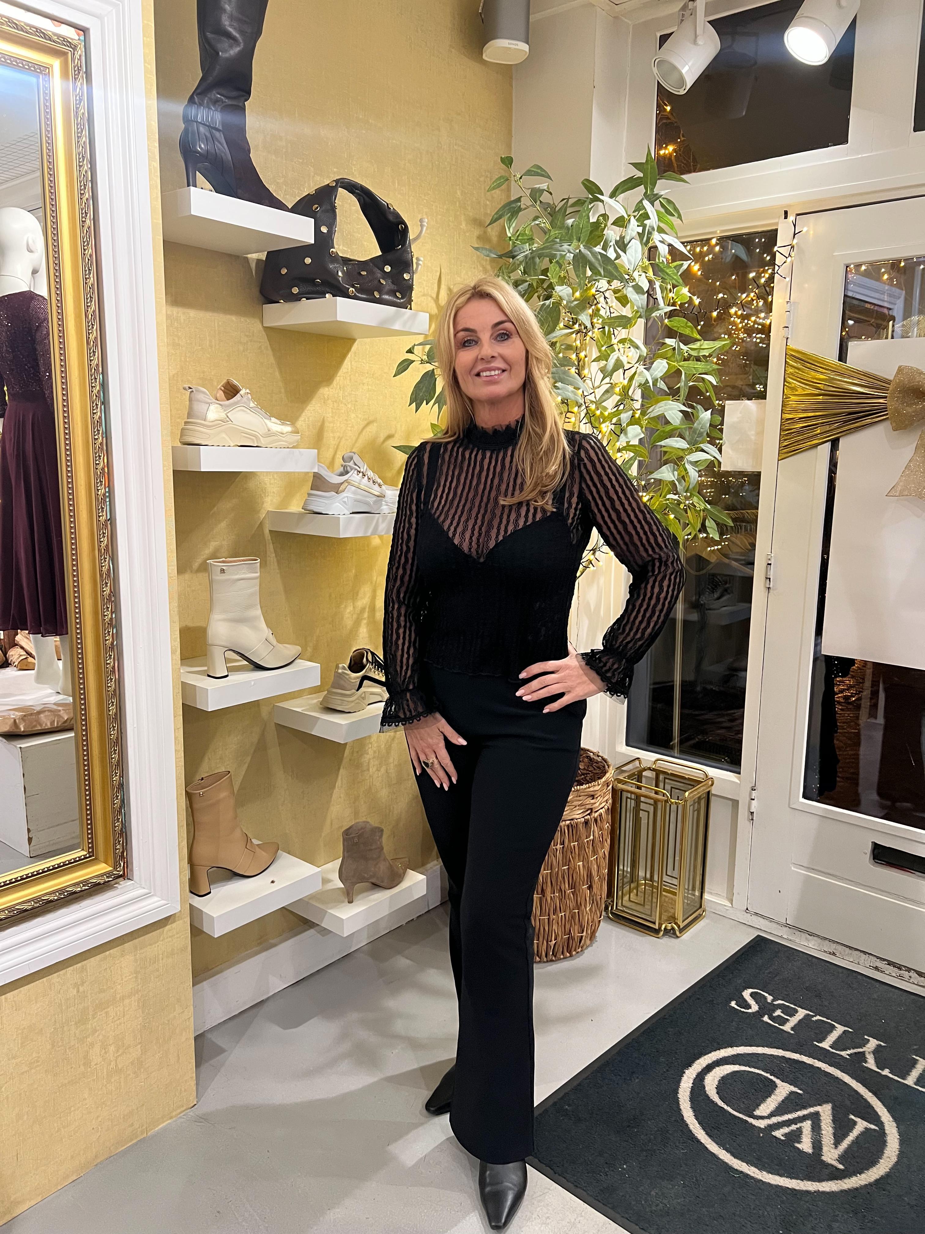 MVD Clothes Lace Breeze See-Through Top