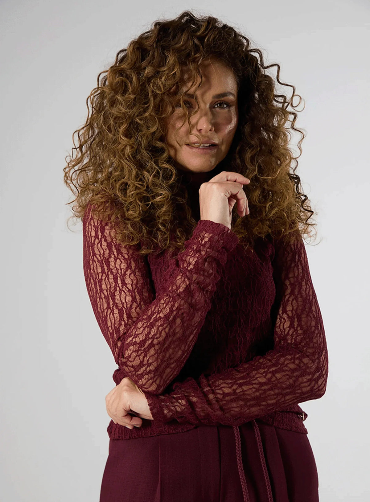 Label Dot Mahilia Top Burgundy