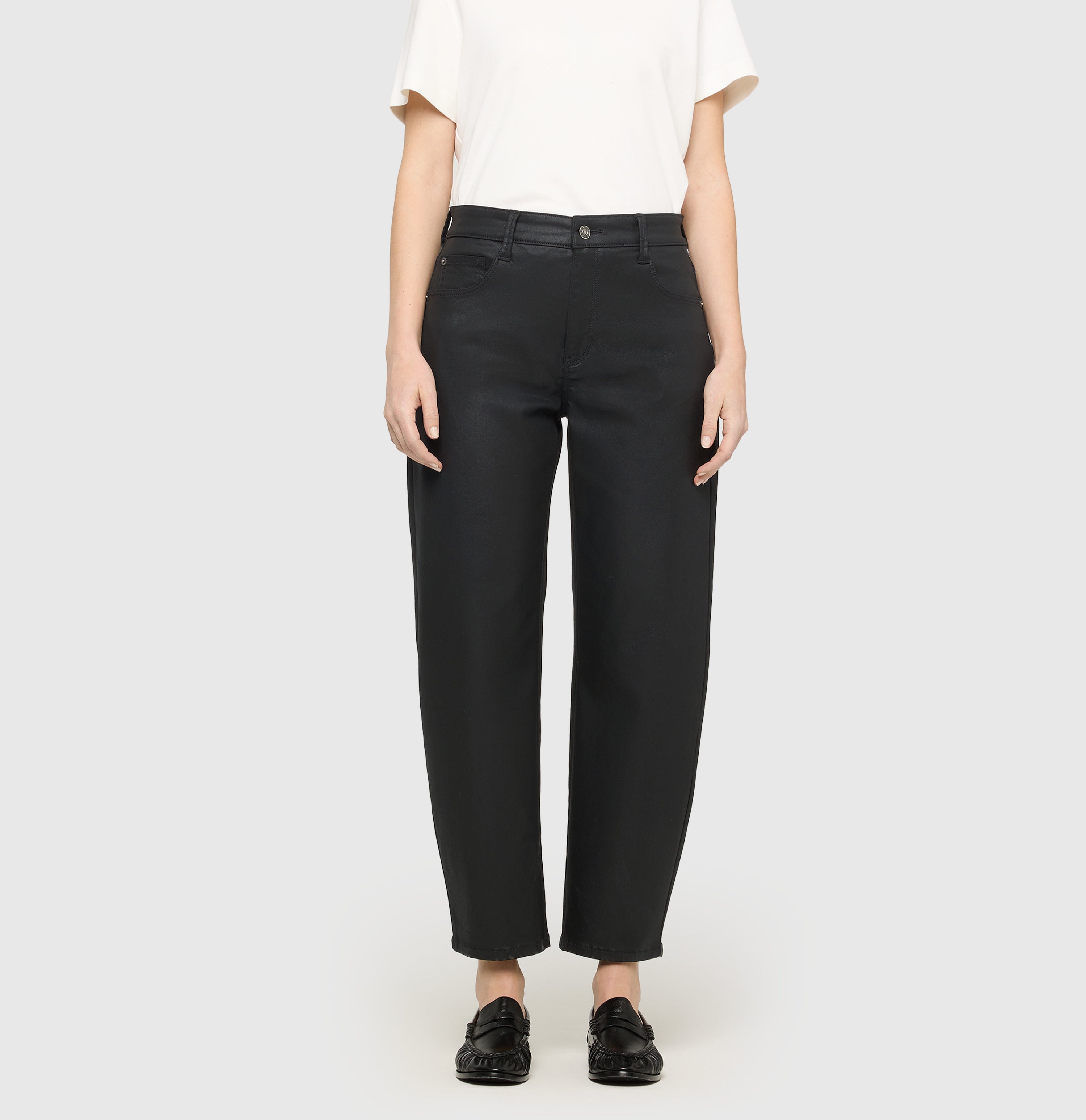 MAC Danni 2.3 – Coated Cotton Tencel Black