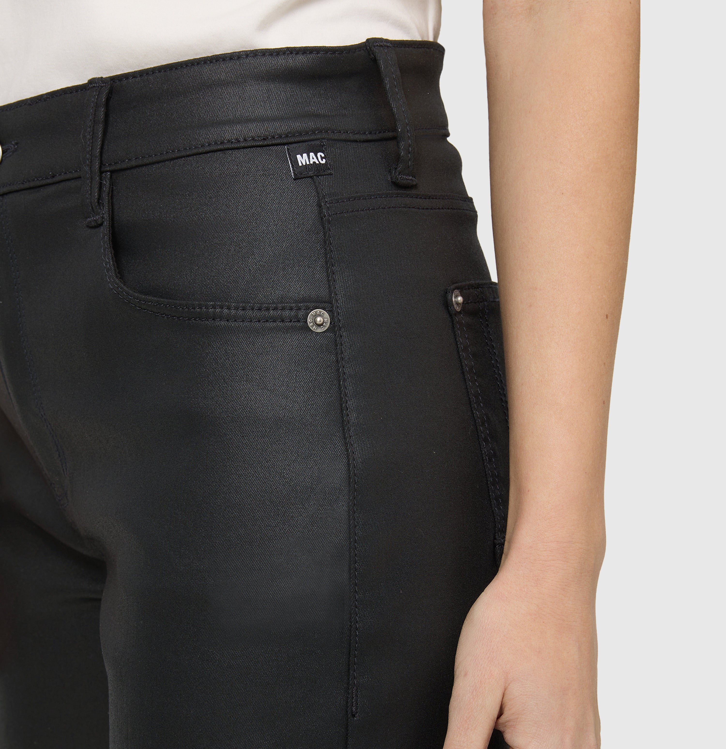 MAC Danni 2.3 – Coated Cotton Tencel Black