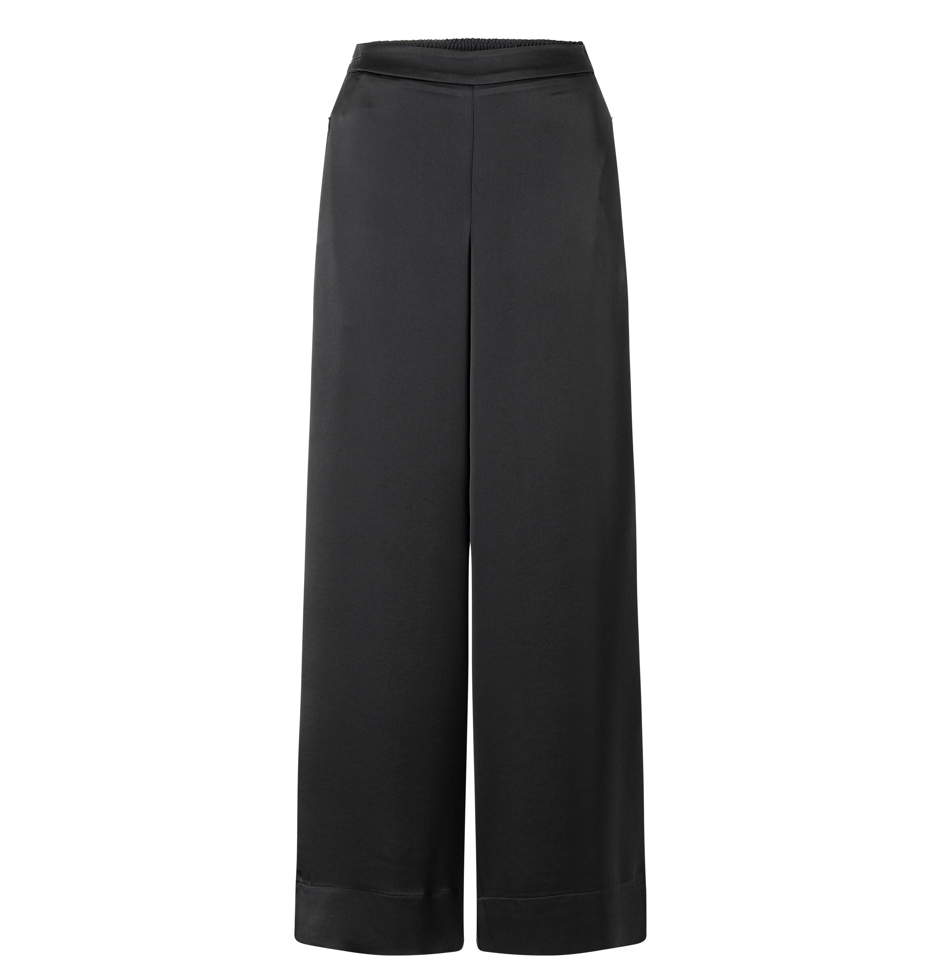 MAC Coralie Satin – Black