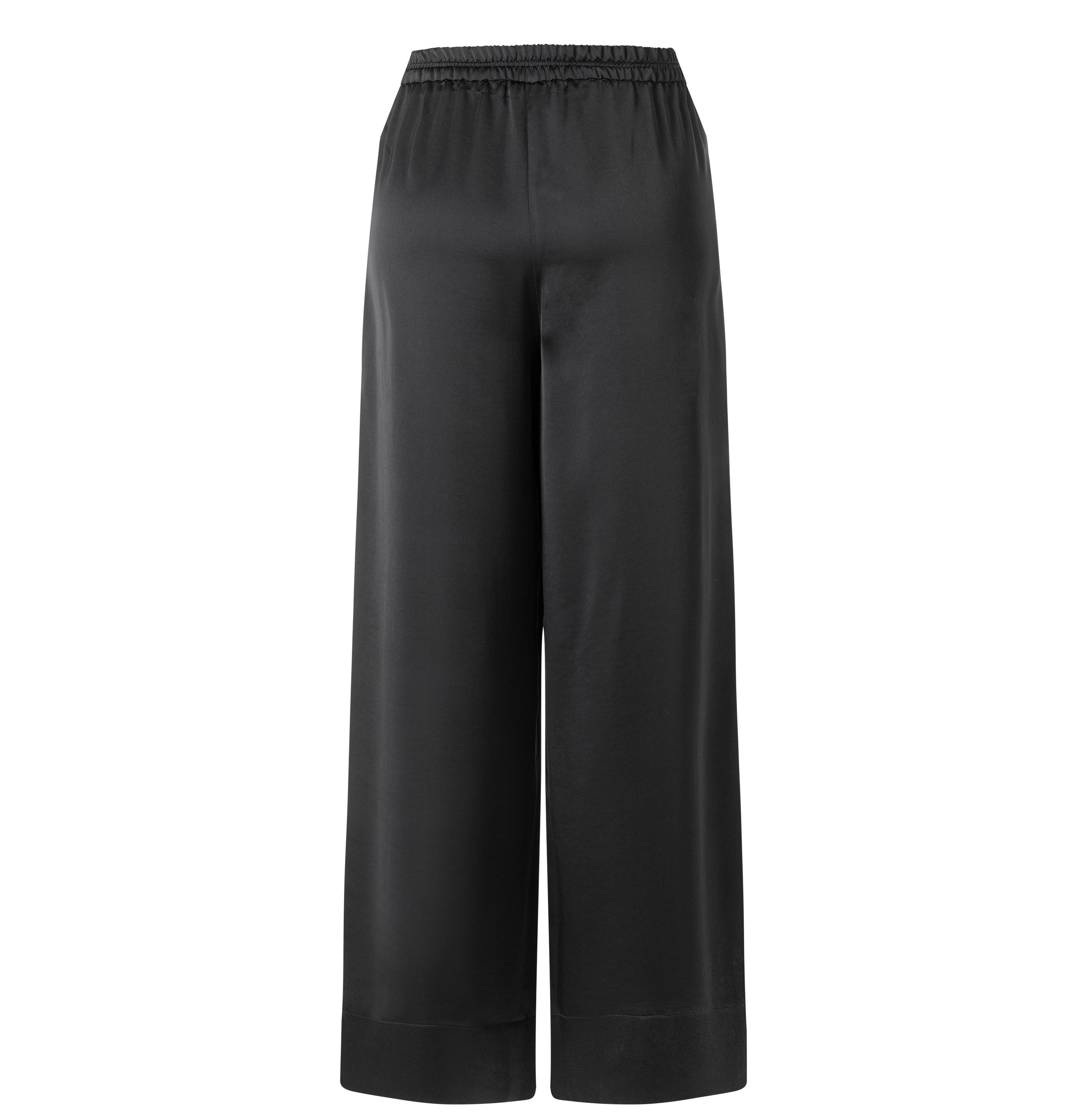 MAC Coralie Satin – Black