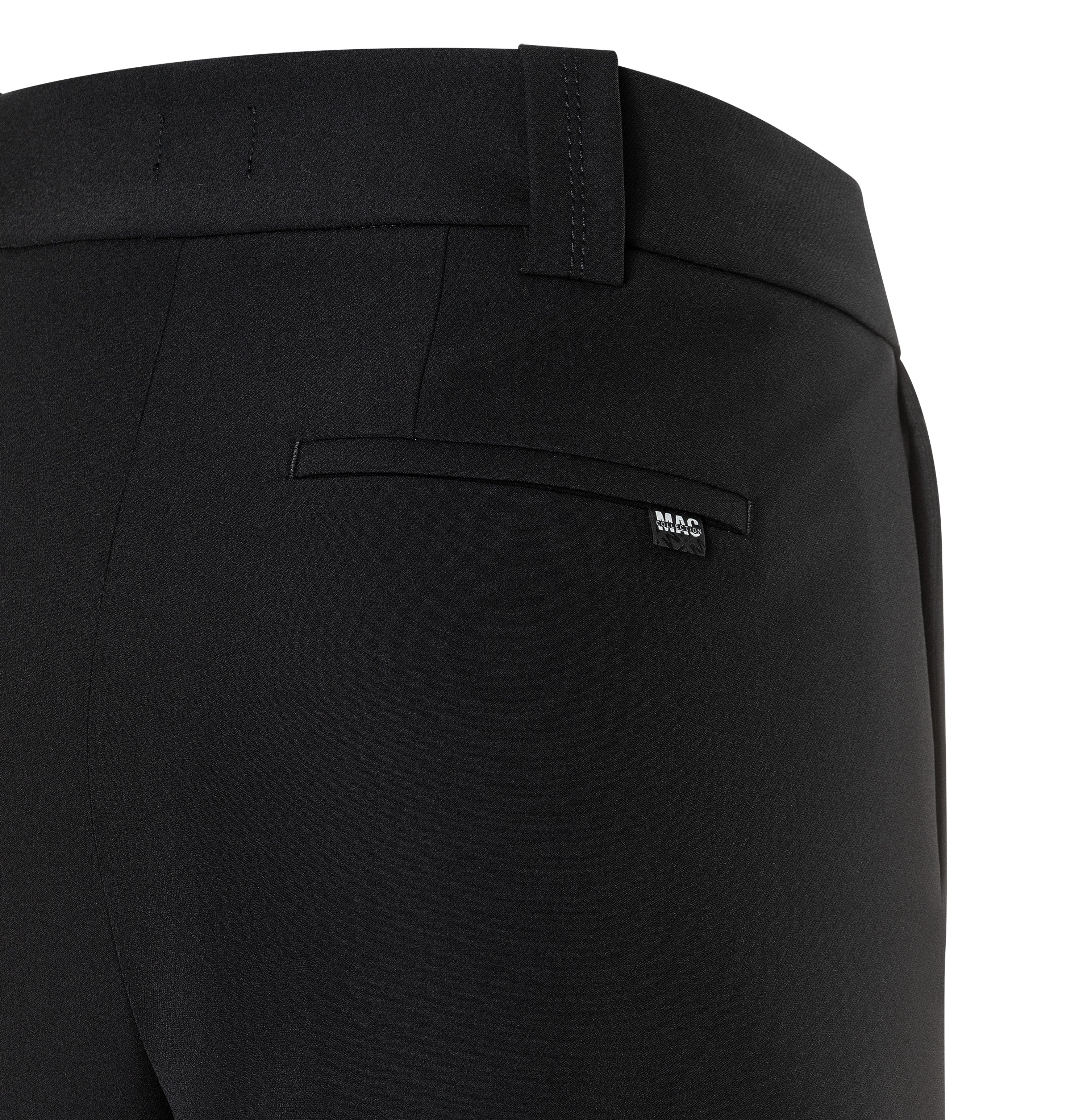 MAC Becca Broek – Black