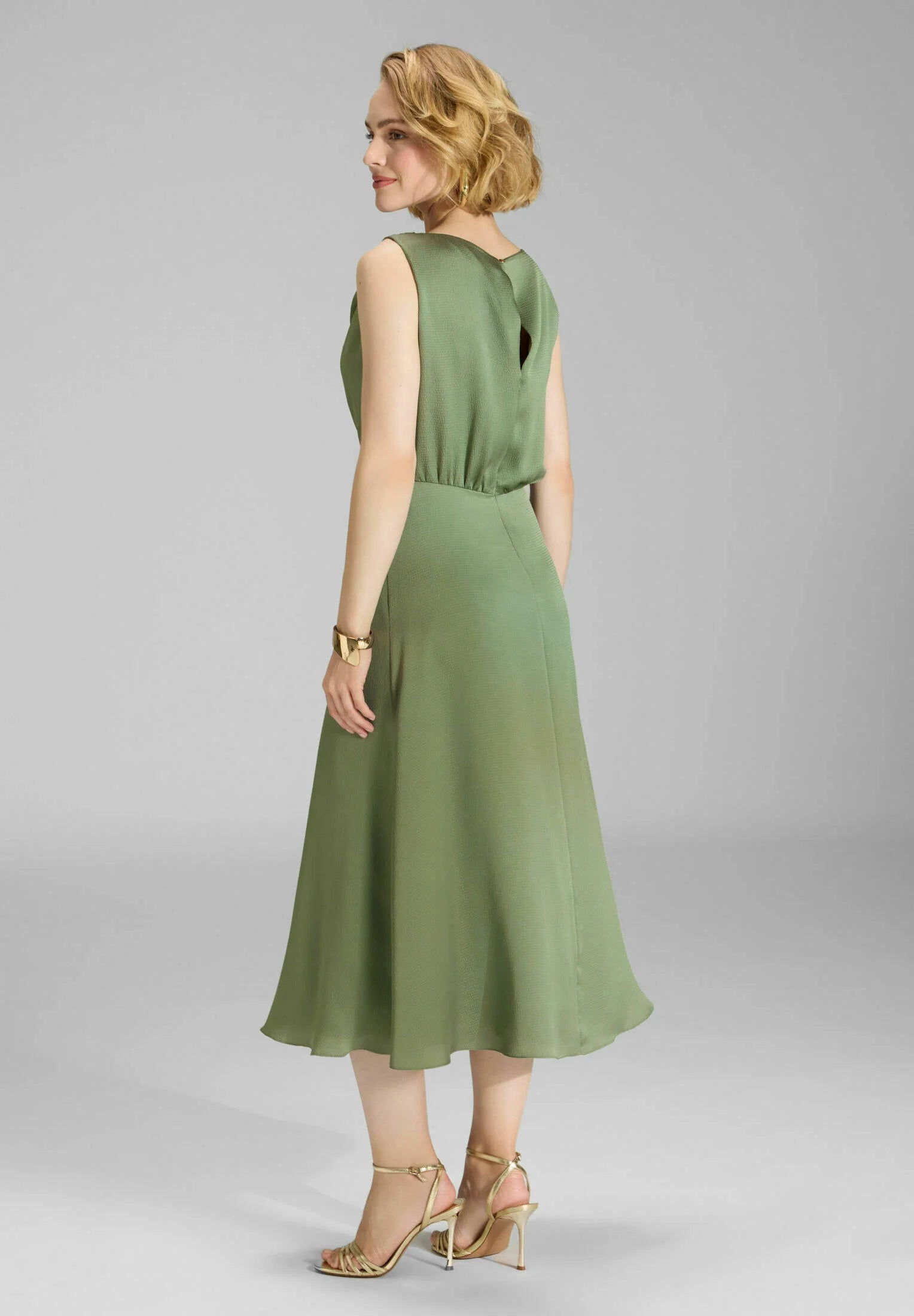 Swing Satin Waterfall Jurk Matcha