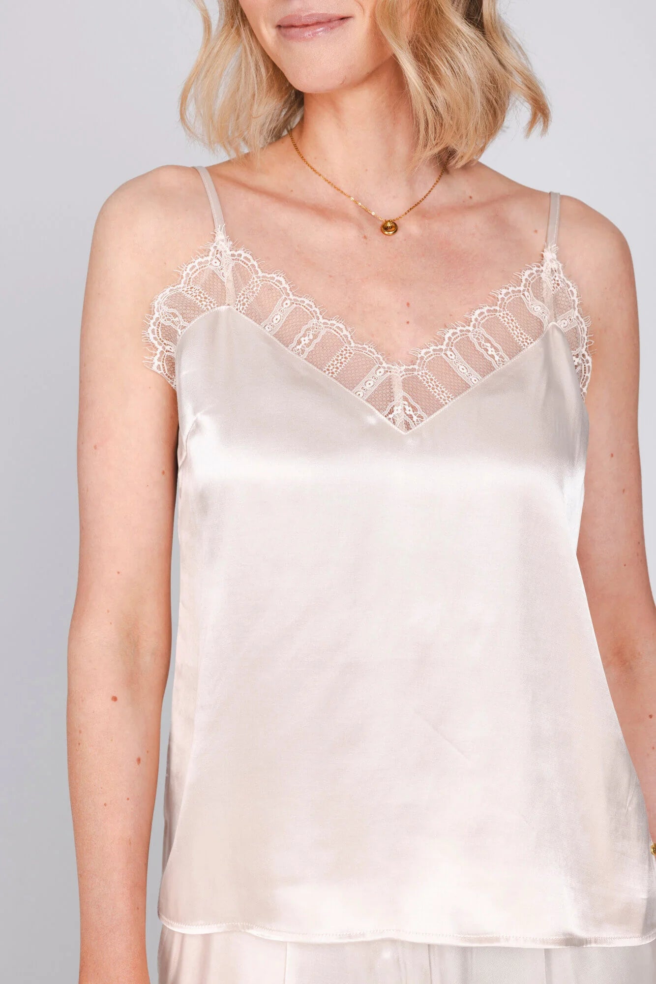 Accentil Isla Top Satin