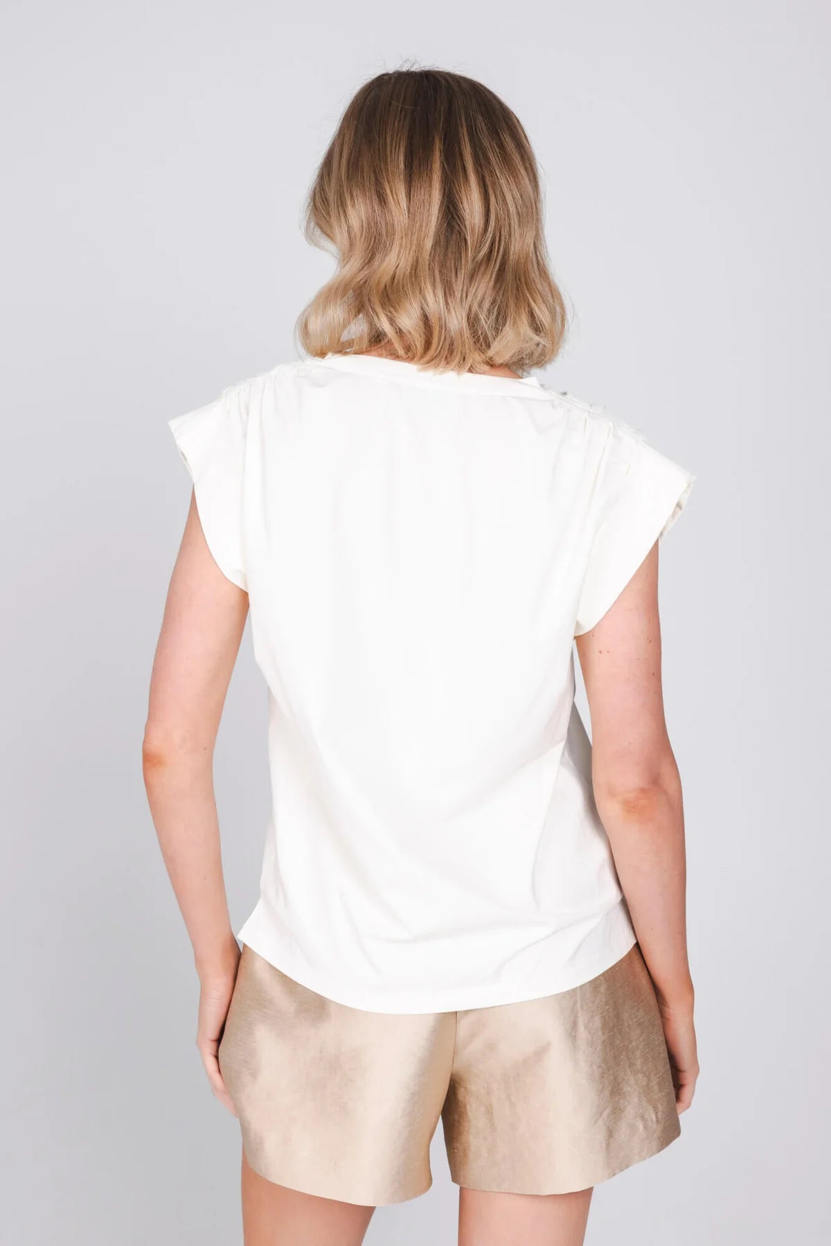 Accentil Nivi Top White
