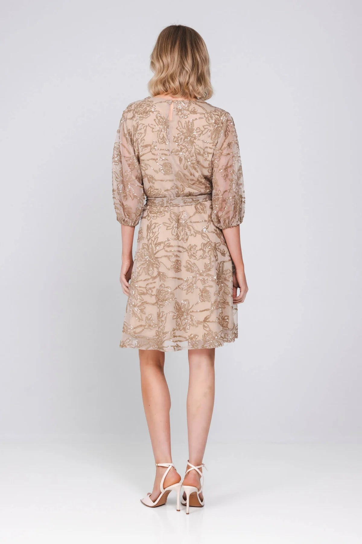 Accentil Vive Dress Sand