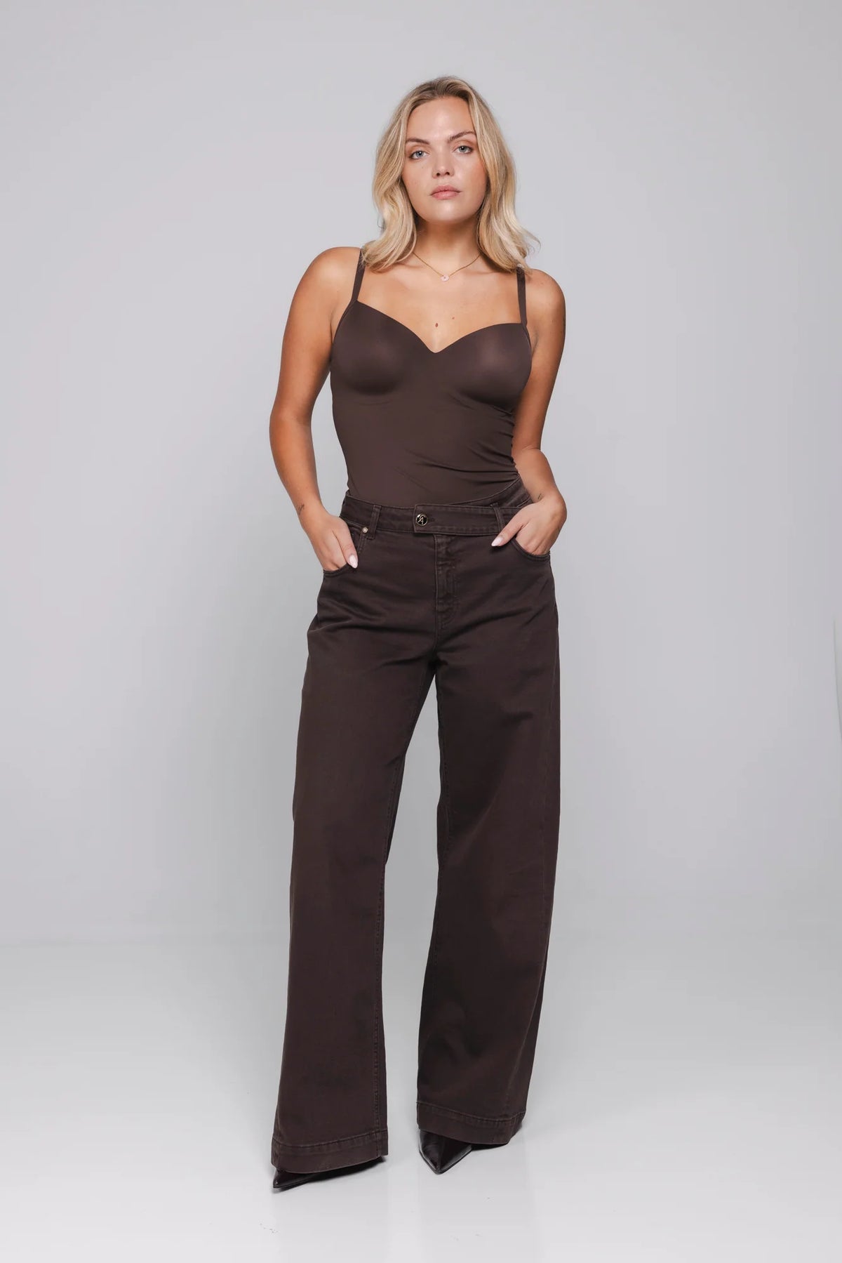 Accentil Minae Jeans Deep Chestnut