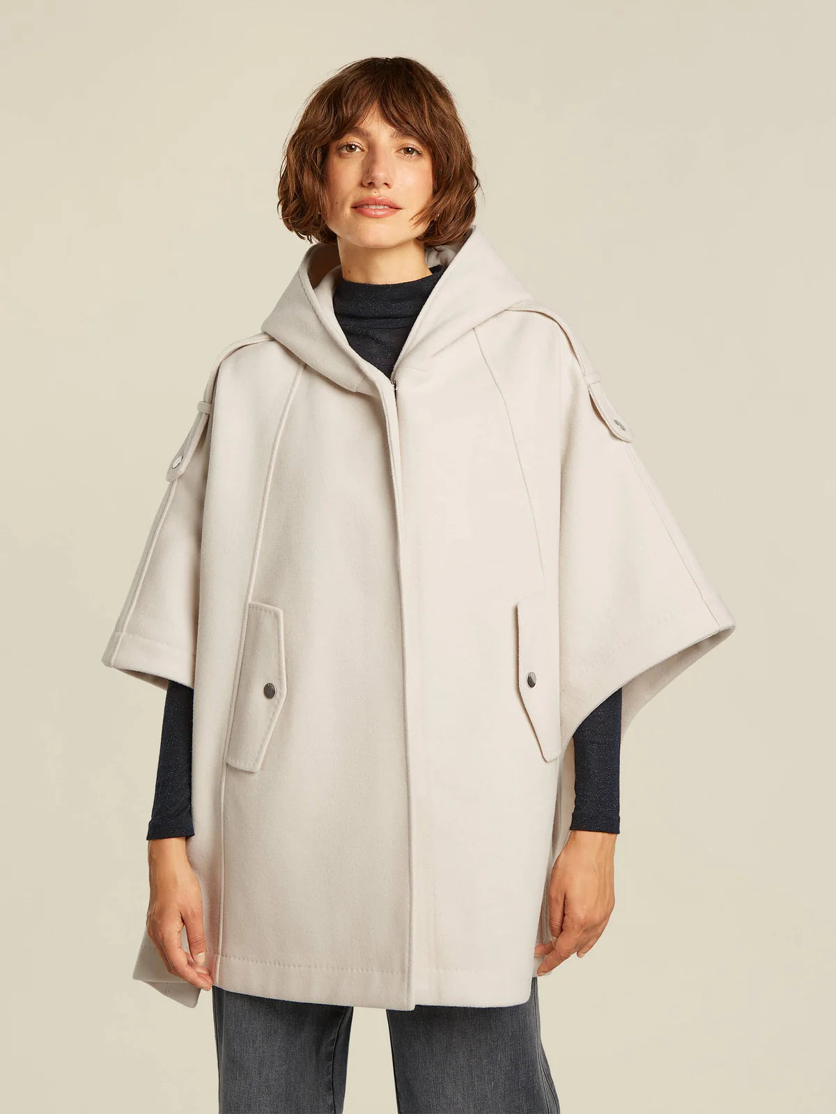 Beaumont Brigit Capejas