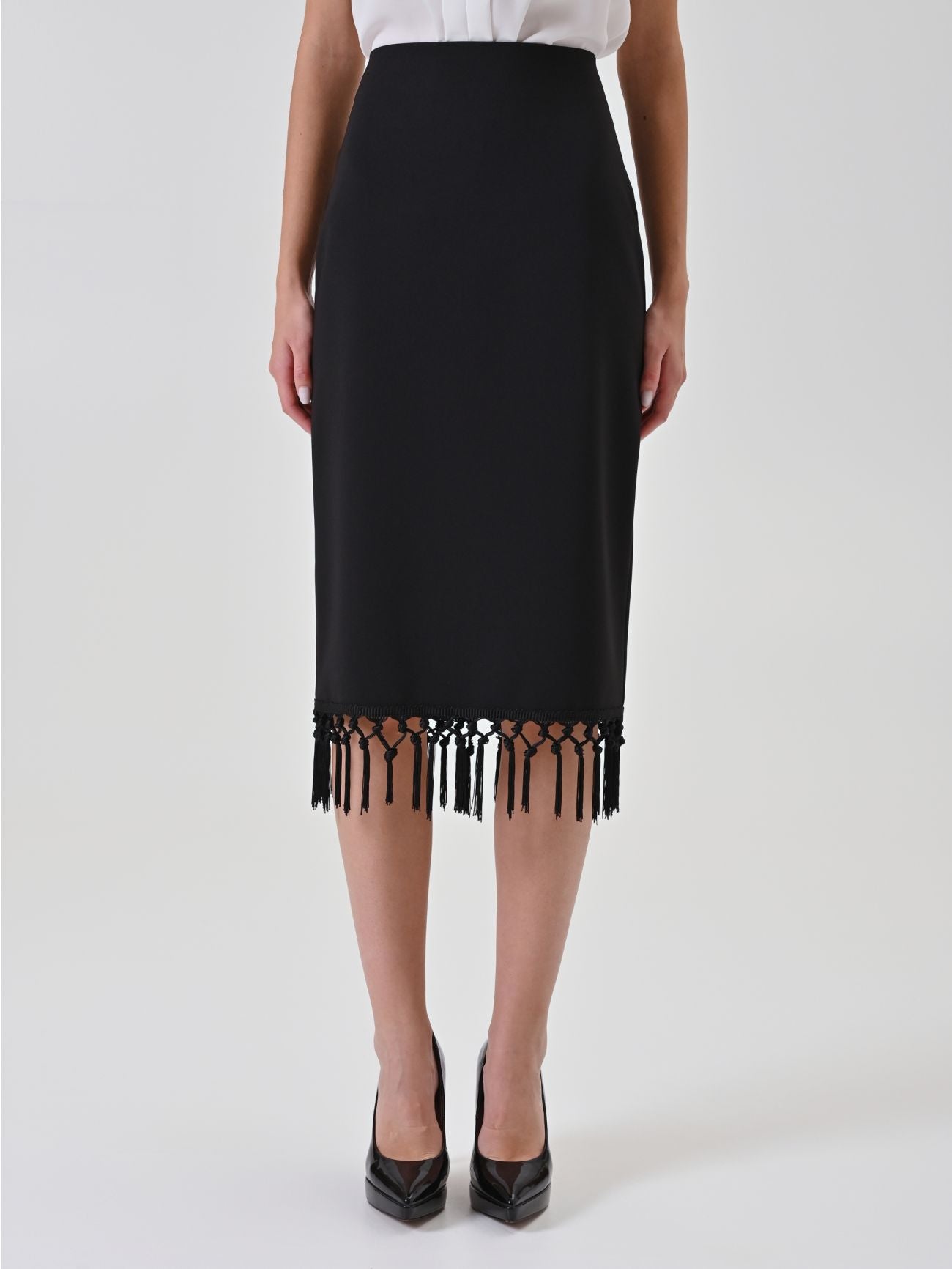 Rinascimento zwarte kokerrok met franjes