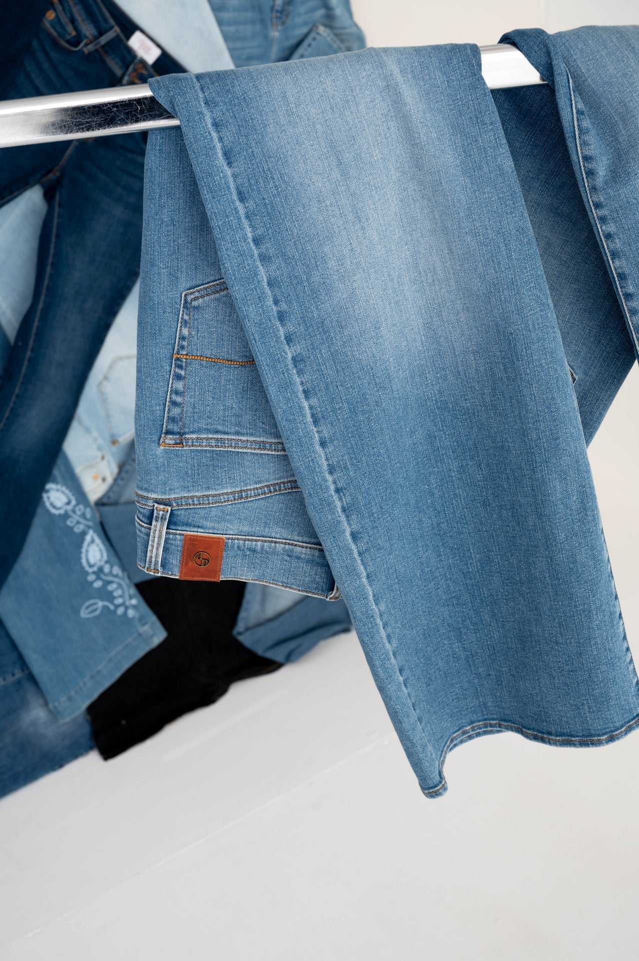 DNM Pure Francis Wide Leg Jeans - Tinted Blue (L32)