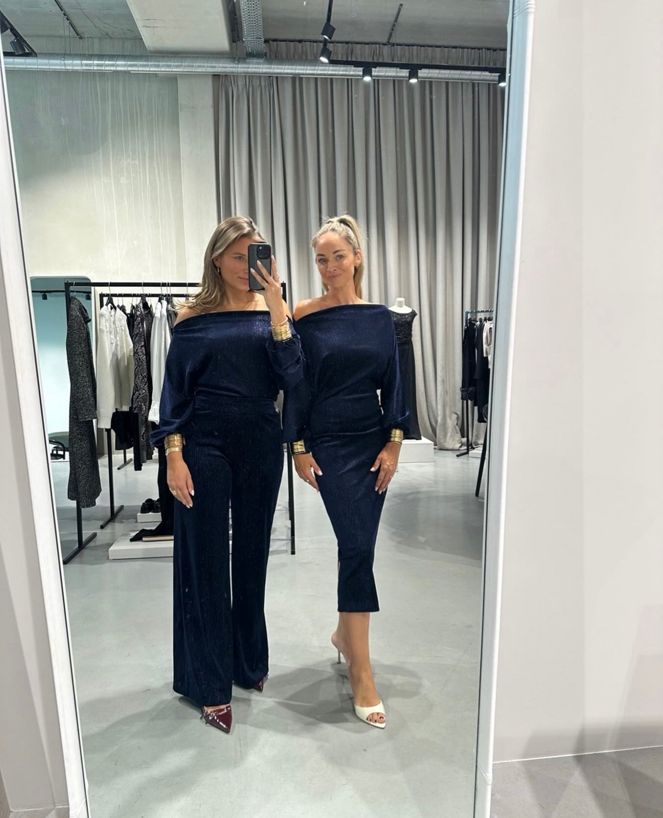 Rinascimento Sheath Jurk met watervalhals