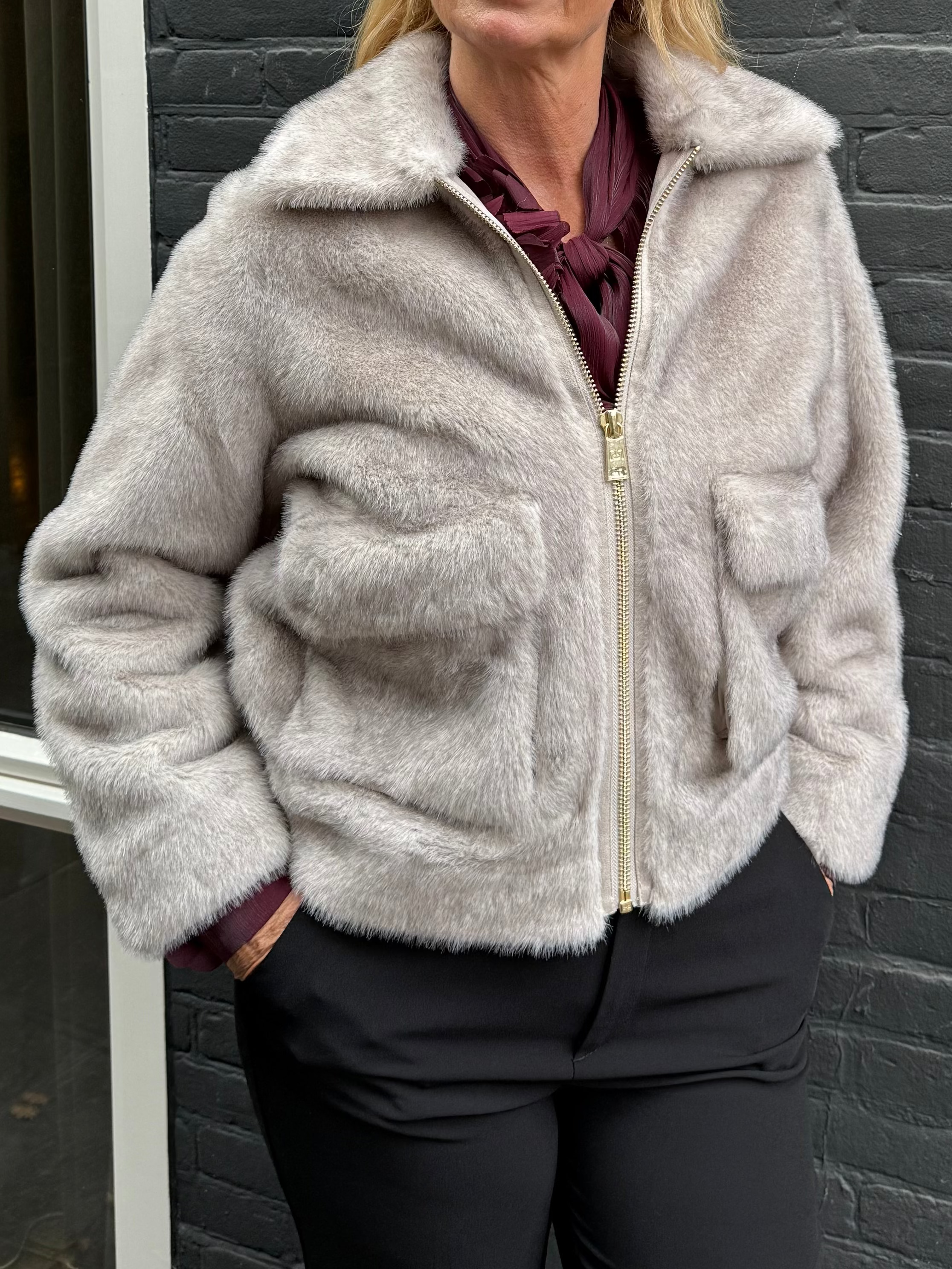 Rinascimento Korte grijze Faux Fur Jacket