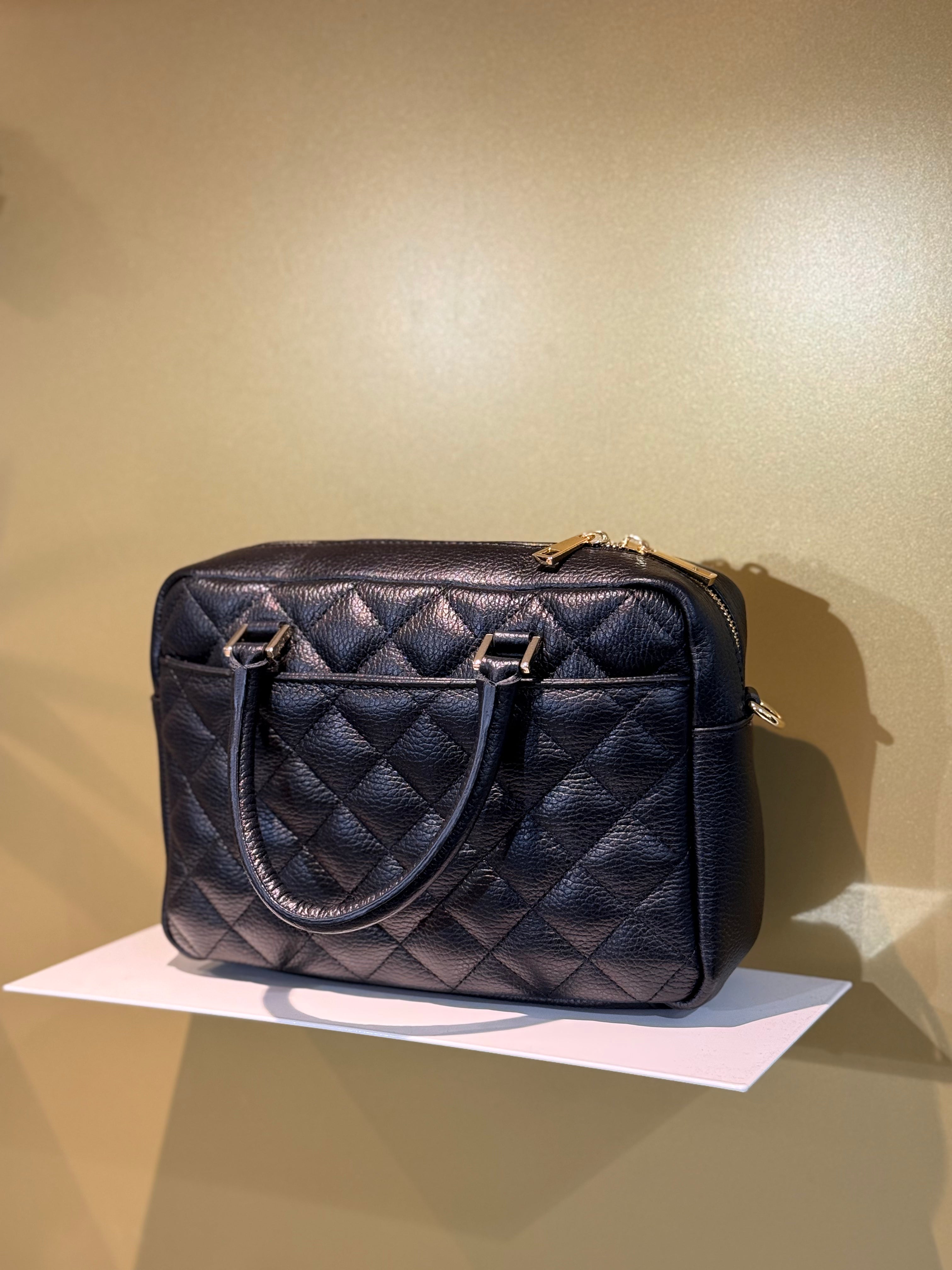 MVD Chic Black Leather Bag