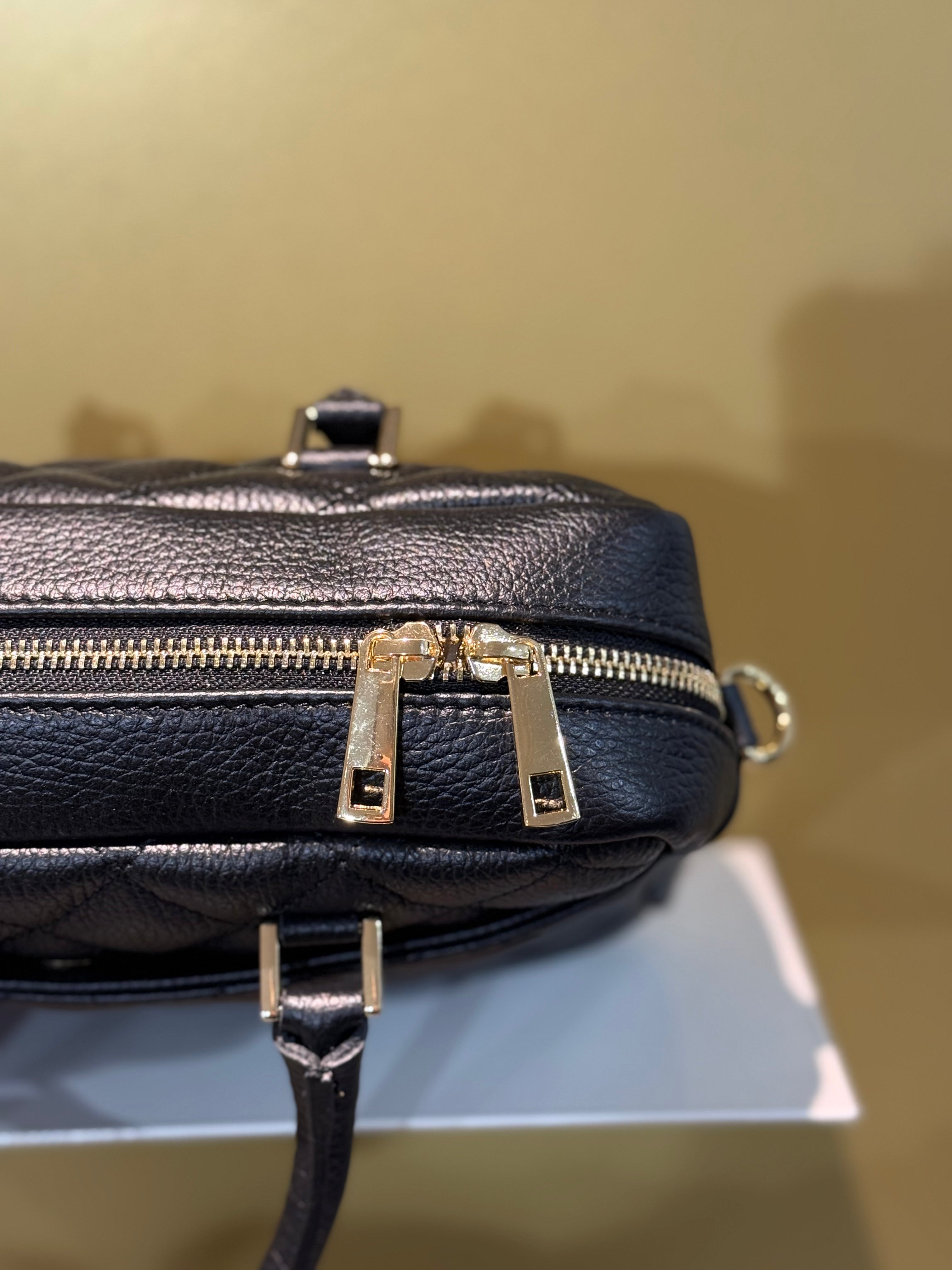 MVD Chic Black Leather Bag