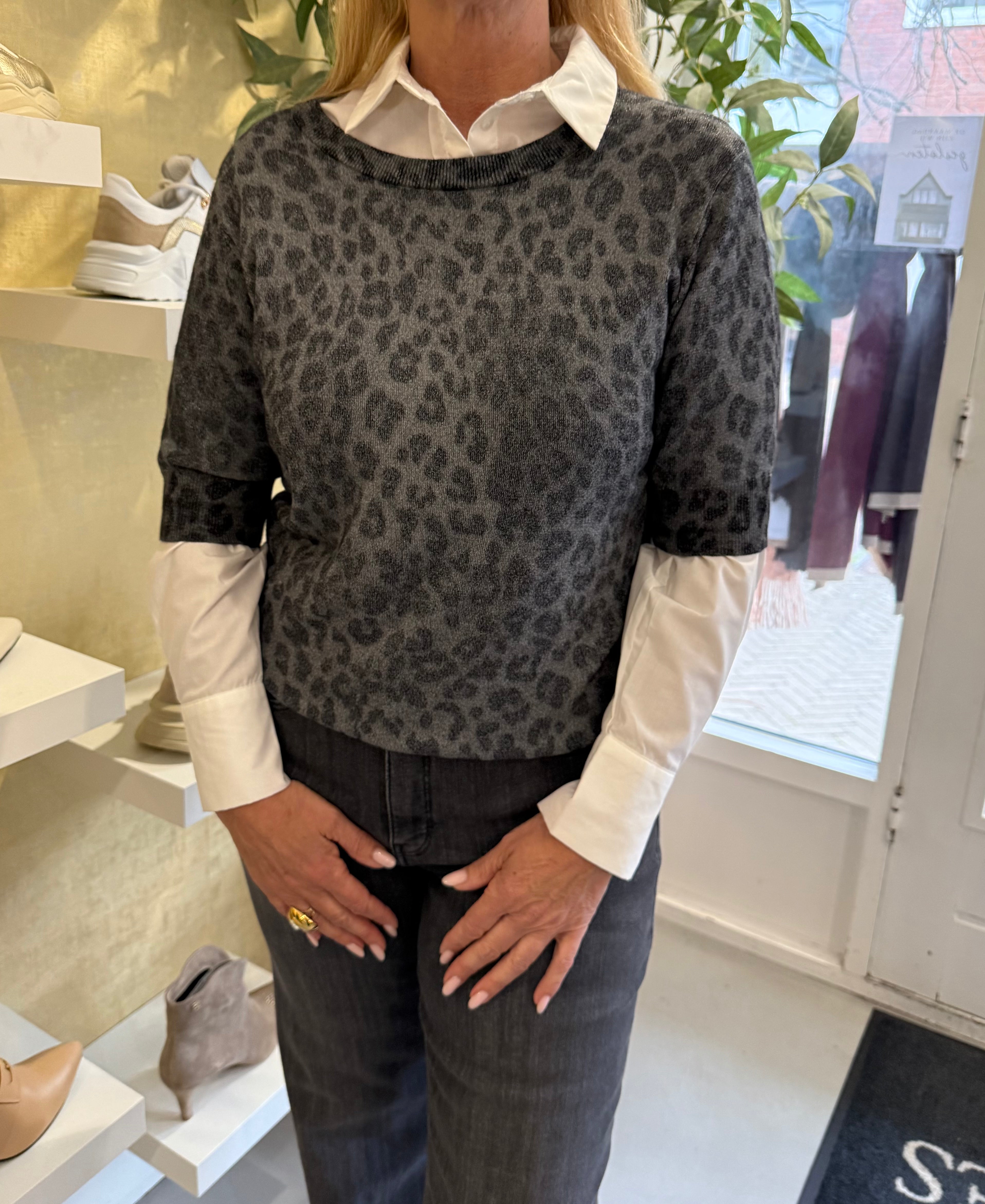 MVD Styles The Label – Panterprint Truitje Lurex grijs