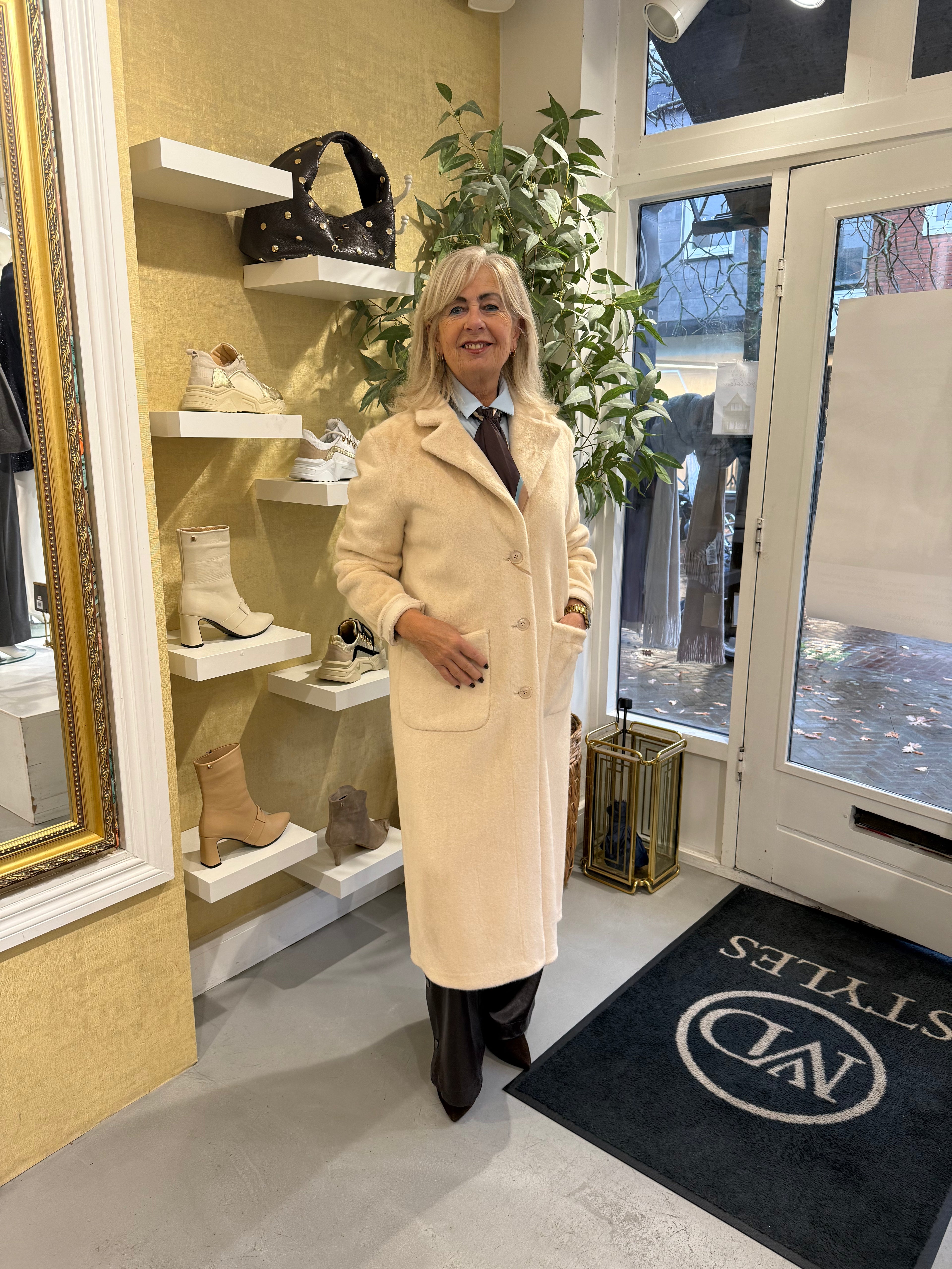 Rinascimento Reversible faux fur jas beige