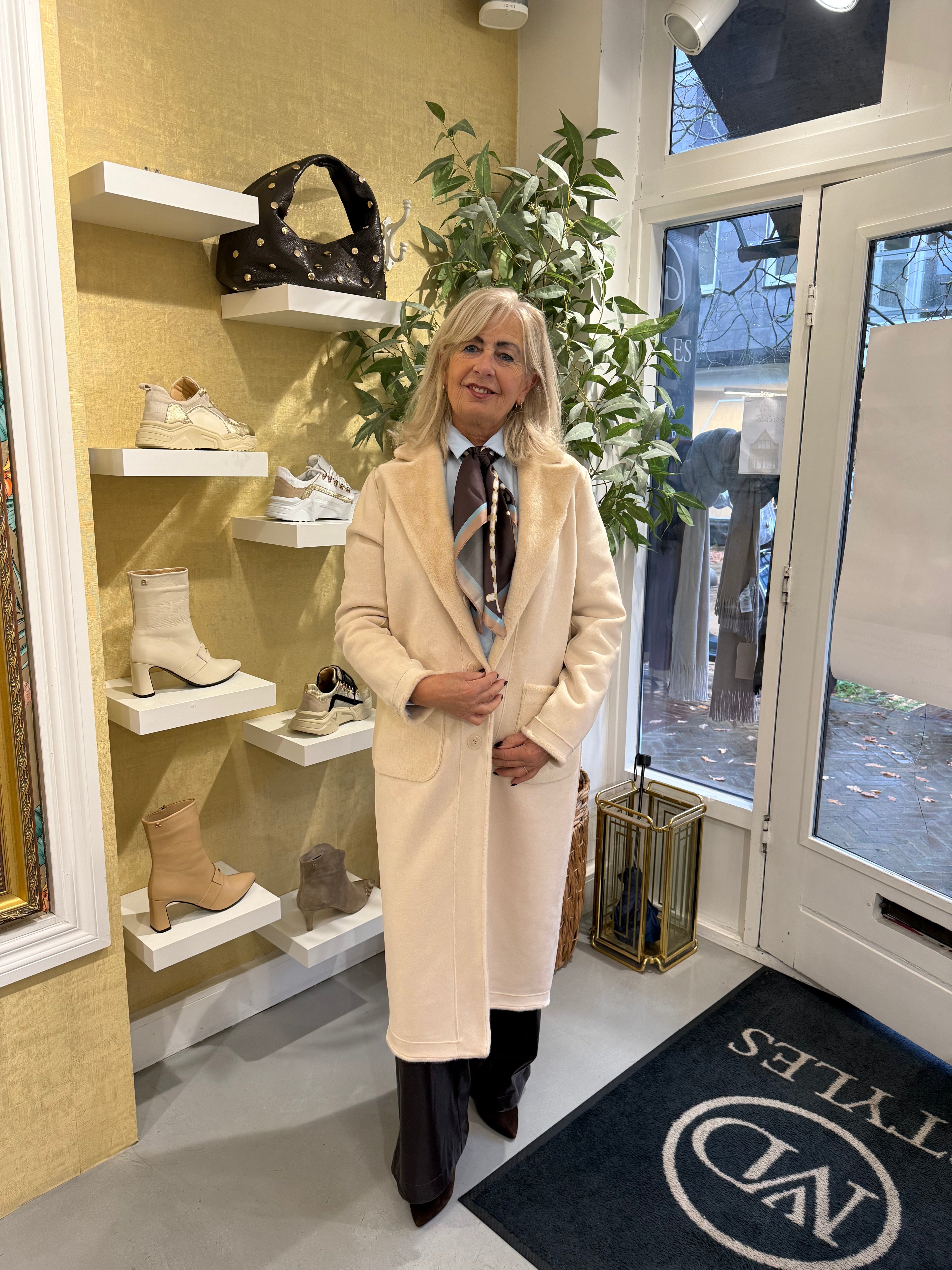 Rinascimento Reversible faux fur jas beige