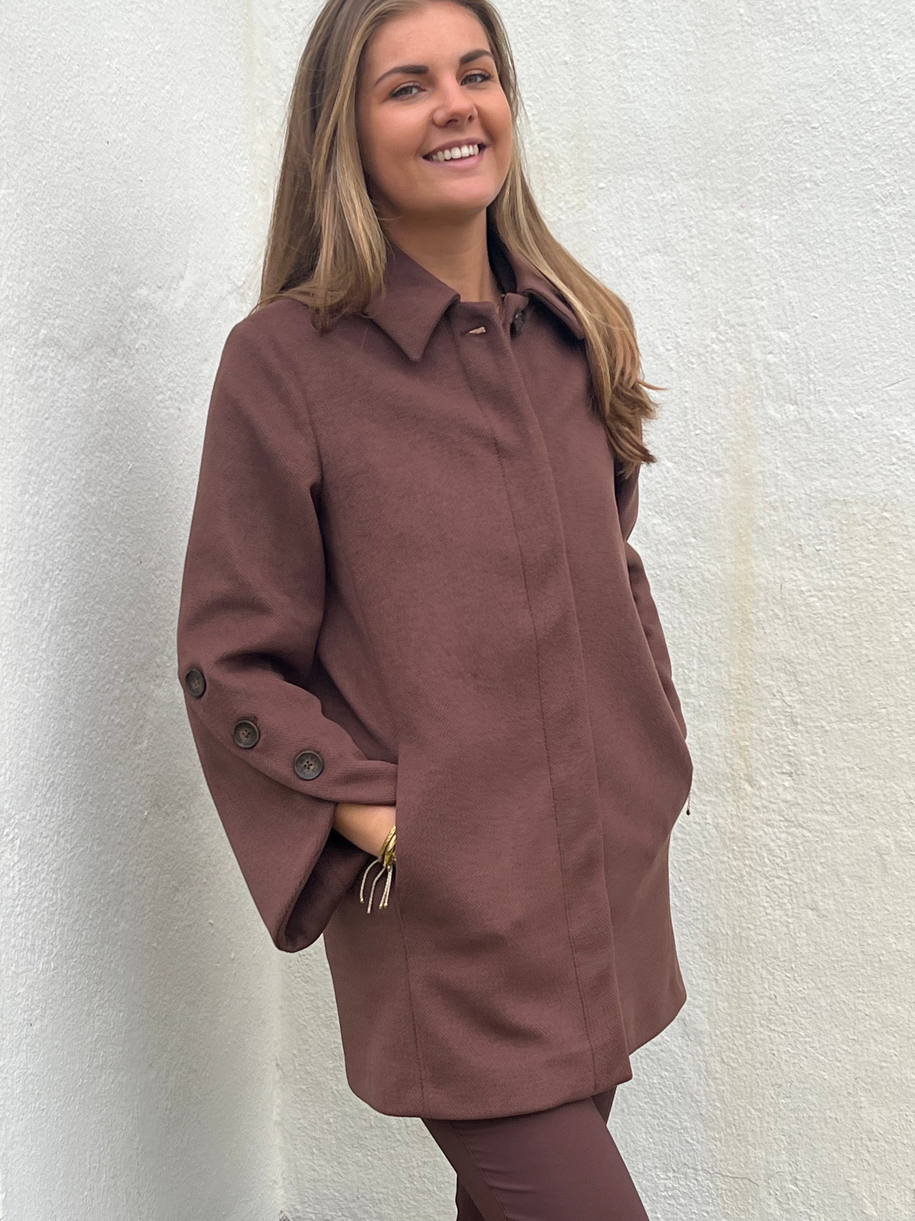 Rinascimento Bruine Jas met knopen