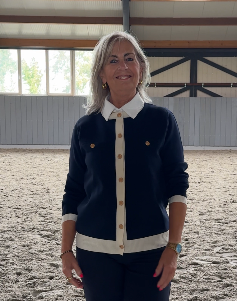 MVD Styles The Label – Donkerblauw Vestje met gouden knopen
