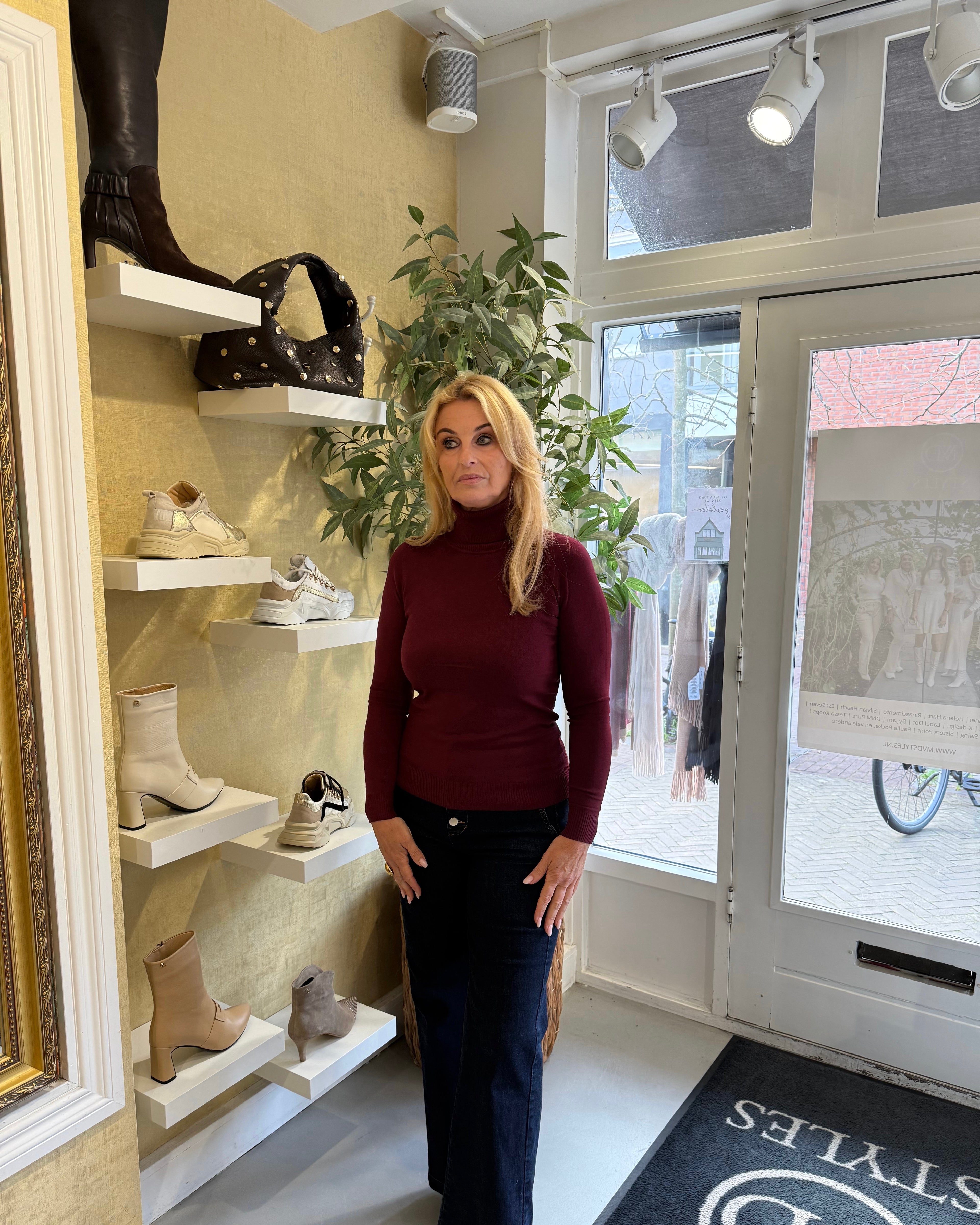 MVD Clothes Coltruitje bordeaux