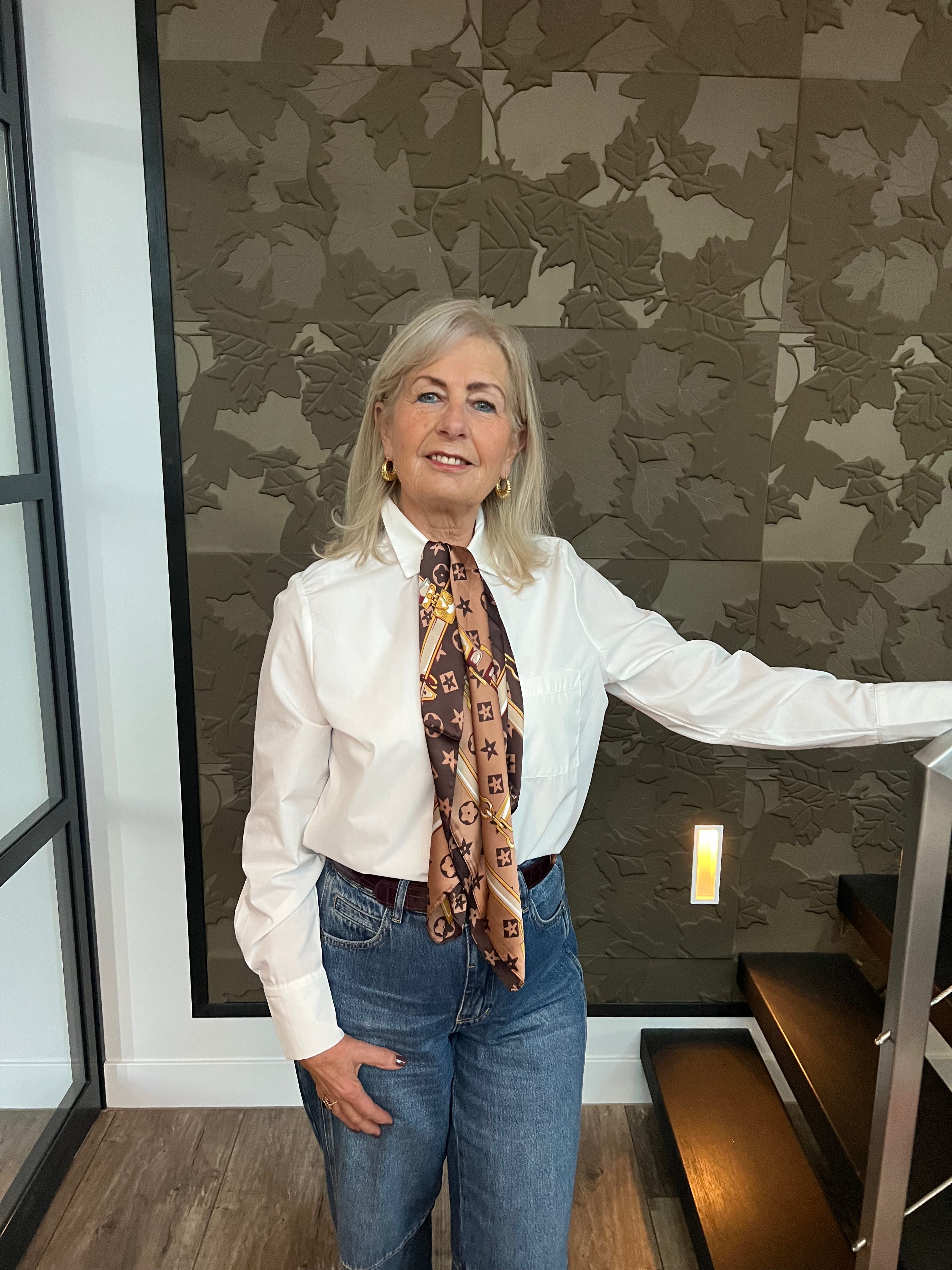 MVD Satijnen sjaaltje met logo print bruin