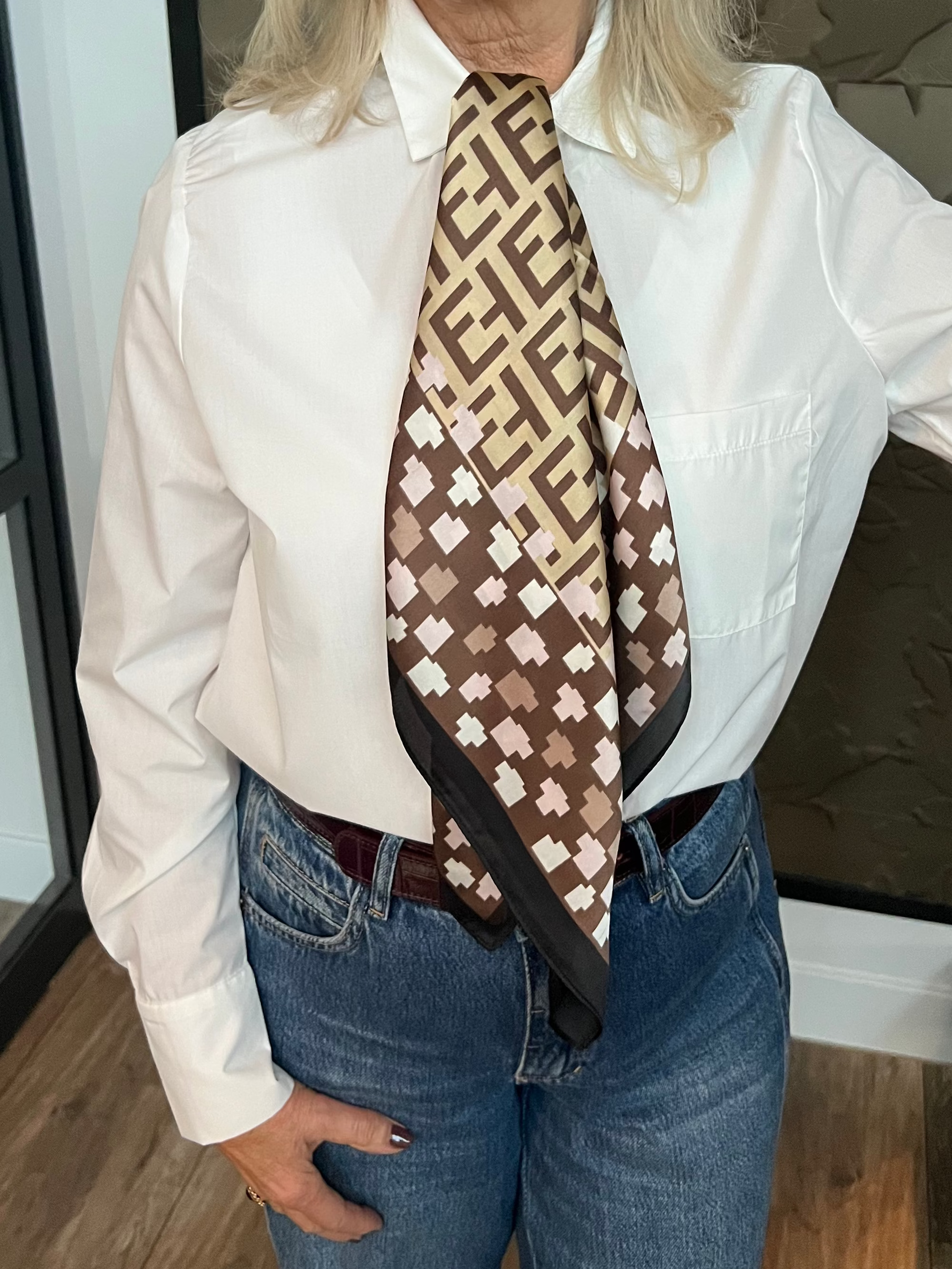 MVD Bruin sjaaltje met print