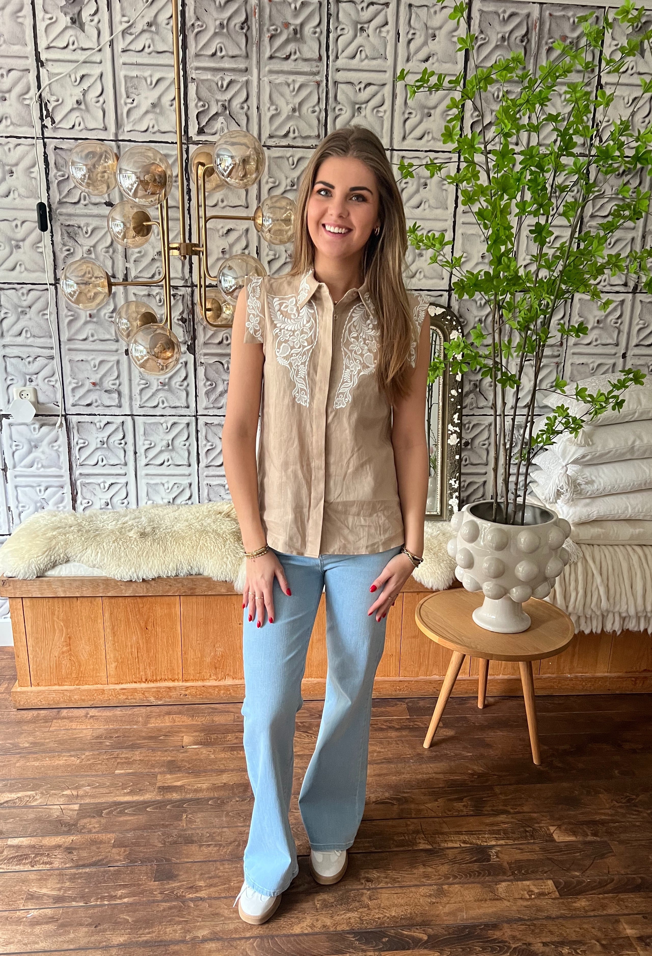Silvian Heach Embroidered Sleeveless Top – Beige