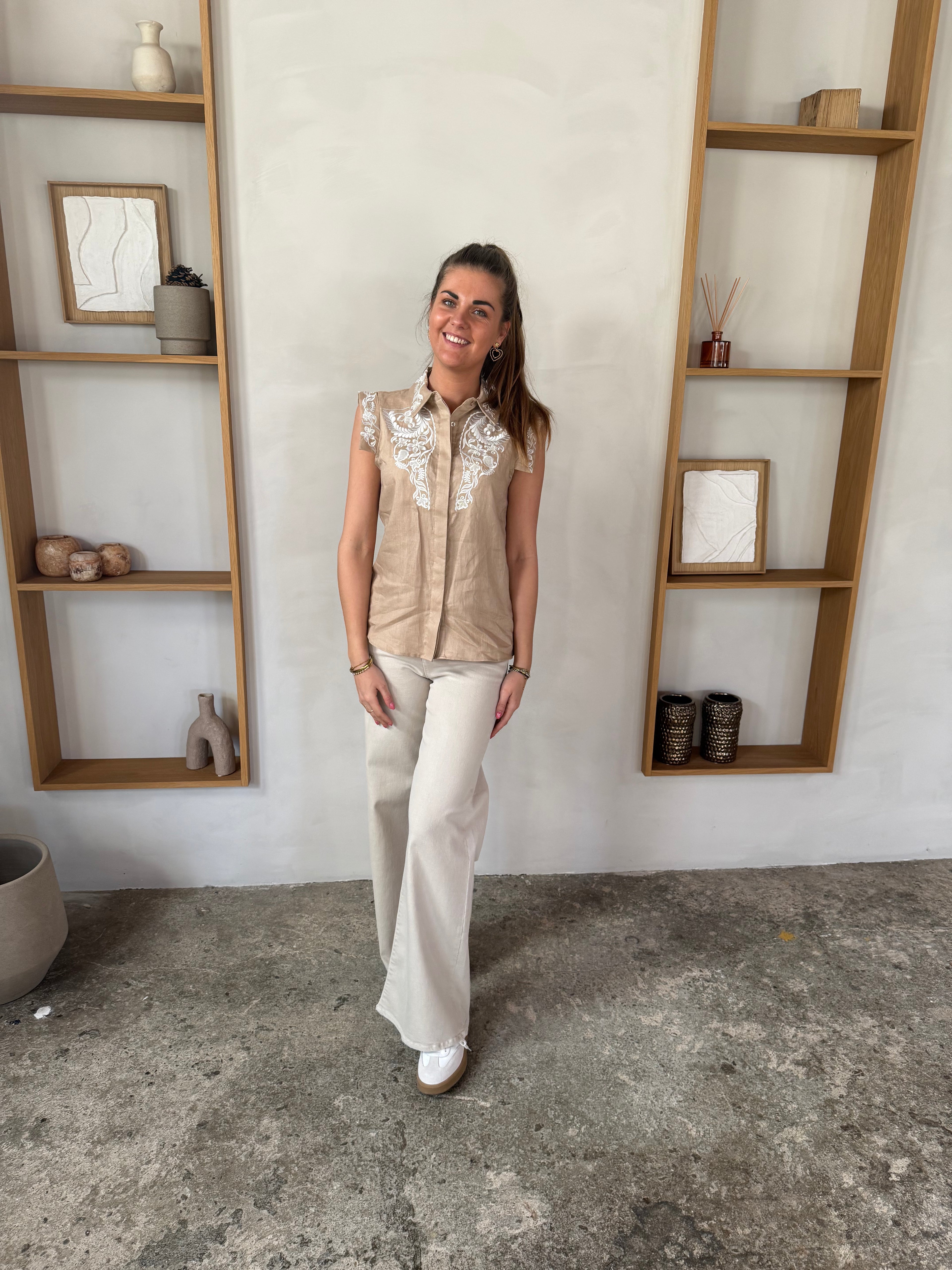 Silvian Heach Embroidered Sleeveless Top – Beige