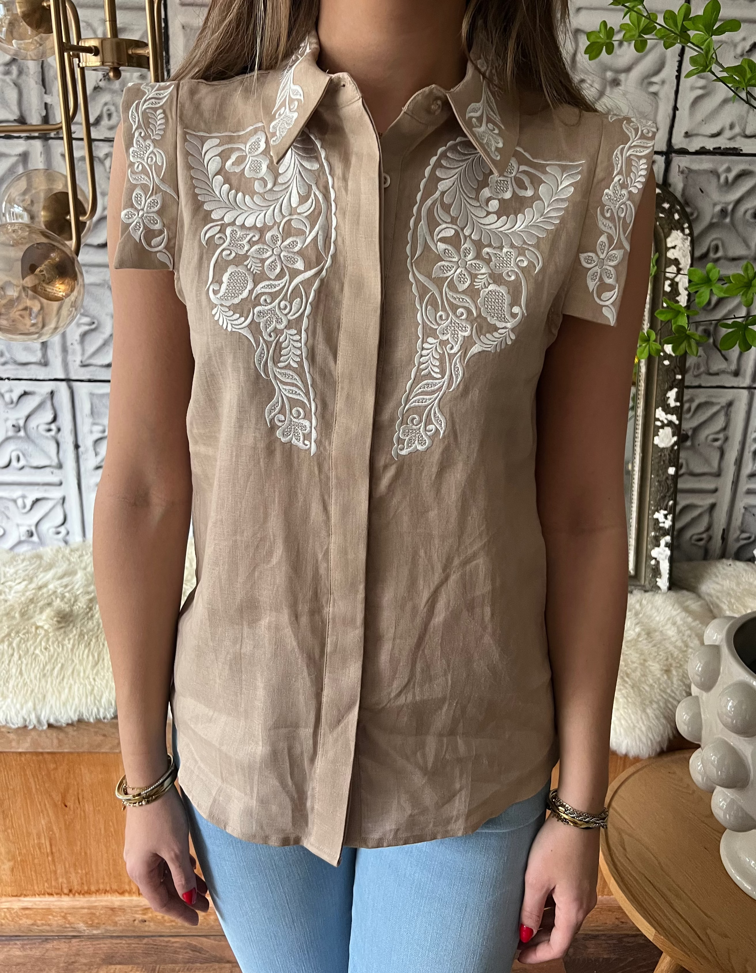 Silvian Heach Embroidered Sleeveless Top – Beige