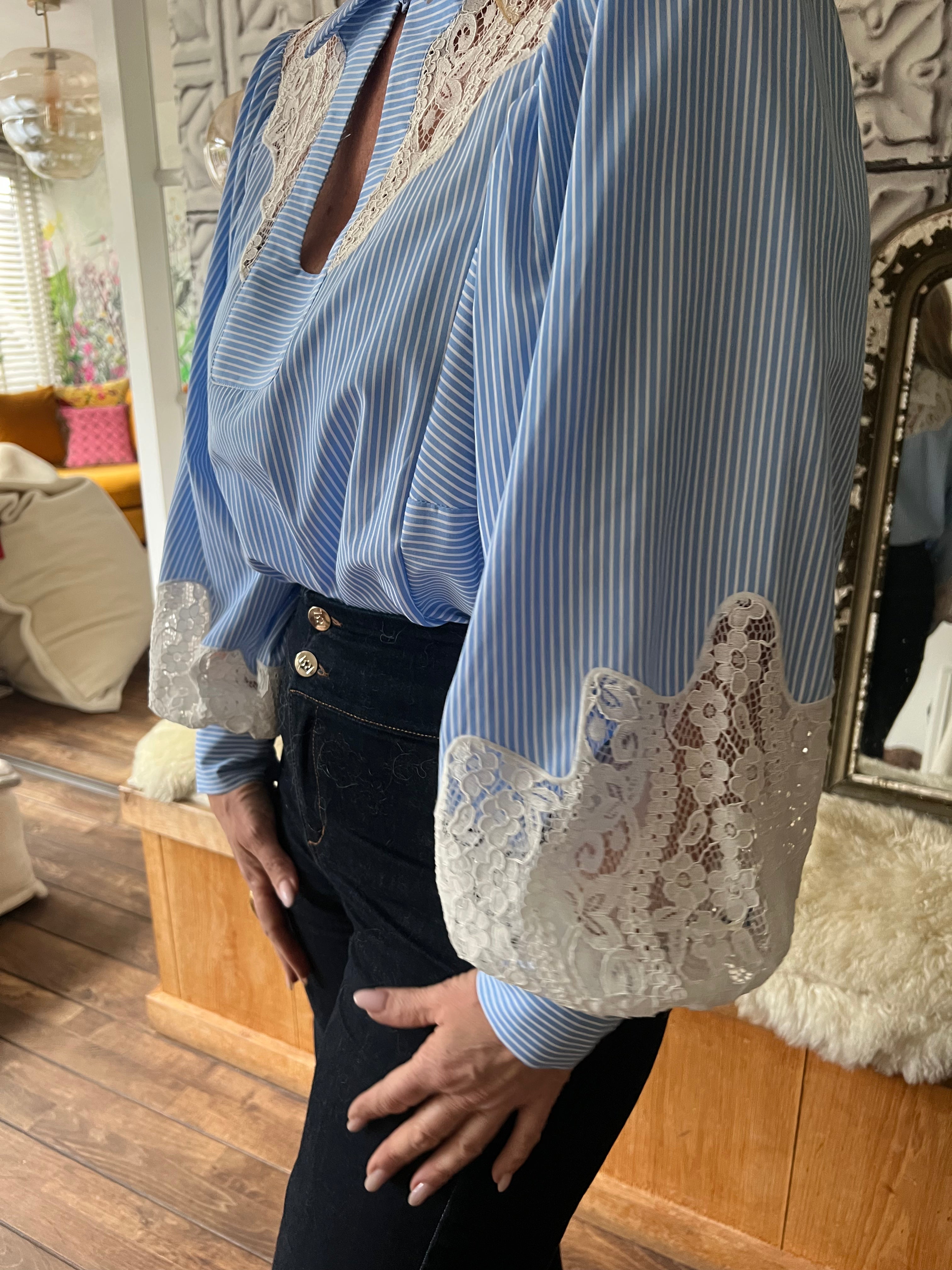 Silvian Heach Lace Detail Blouse – Light Blue