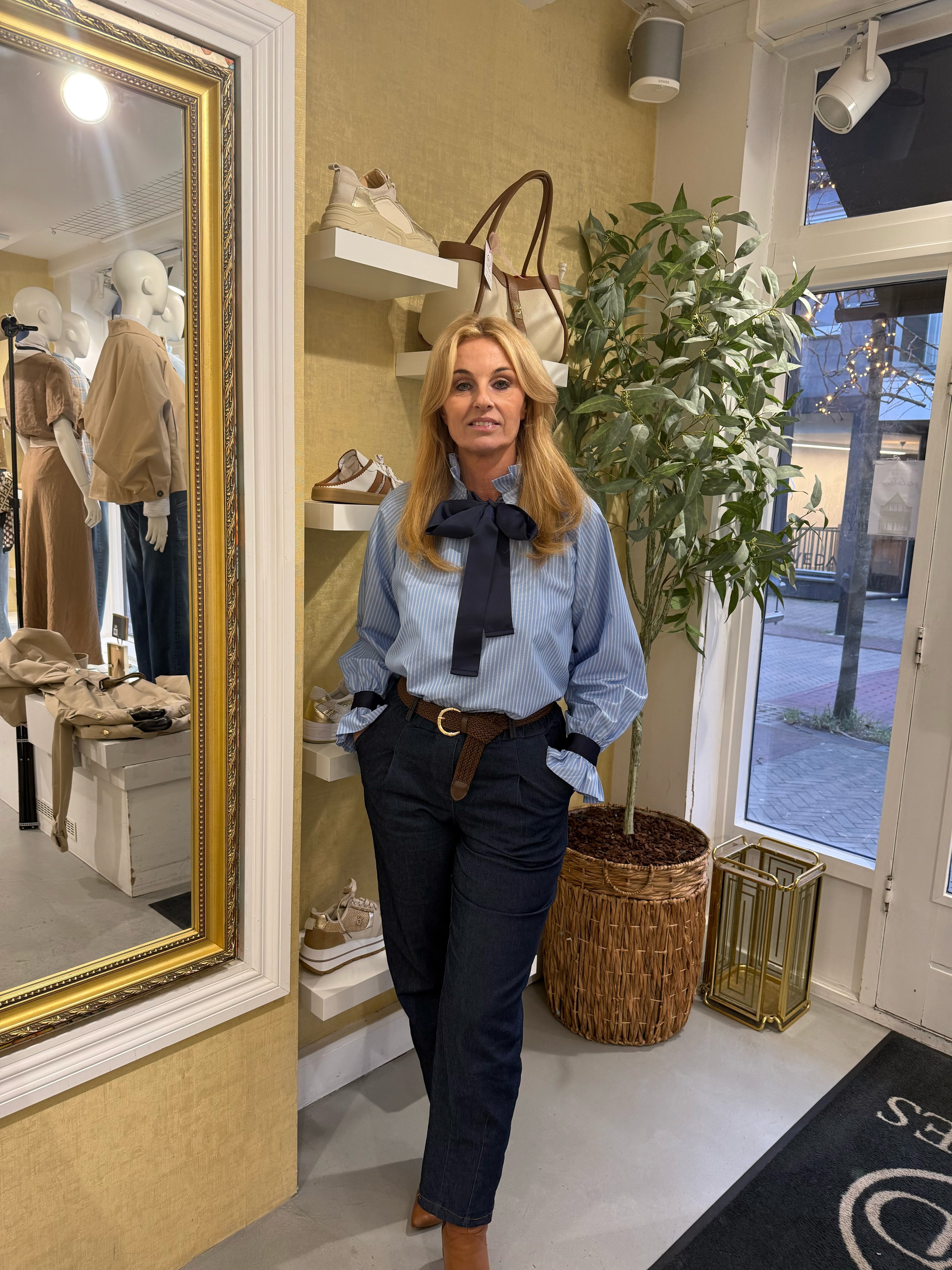 MVD Blauwe Blouse met Satijnen Strik
