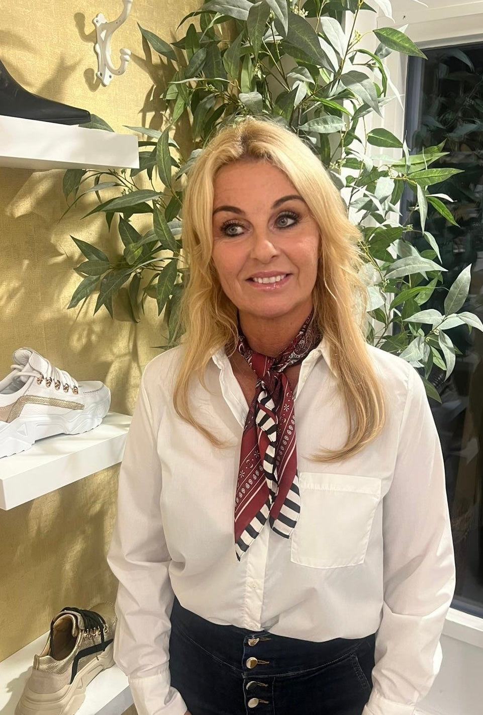 MVD Satijnen Sjaaltje Bordeaux/Zwart/Wit