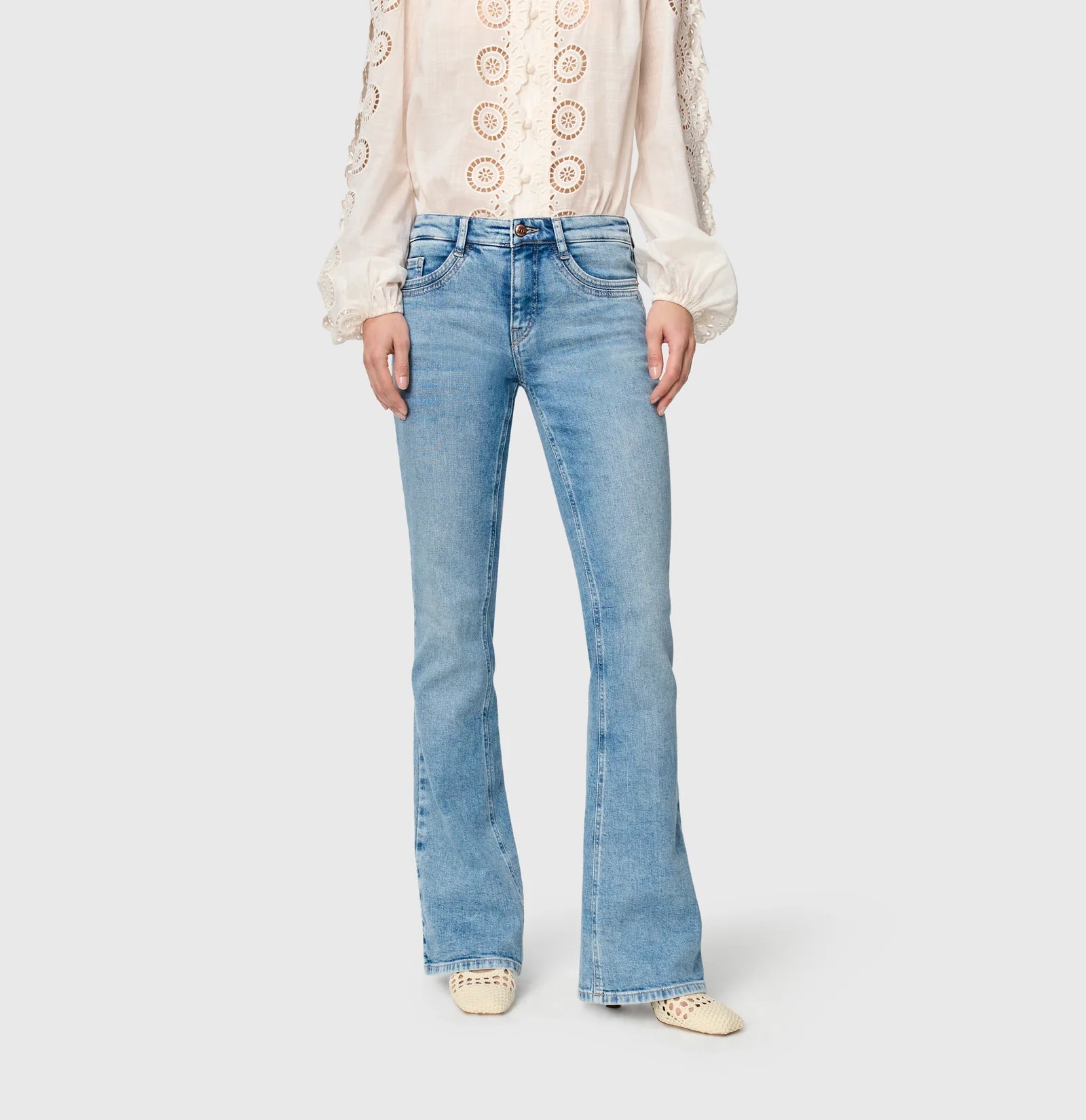 MAC Detroit Flared Jeans 90's Cool Wash