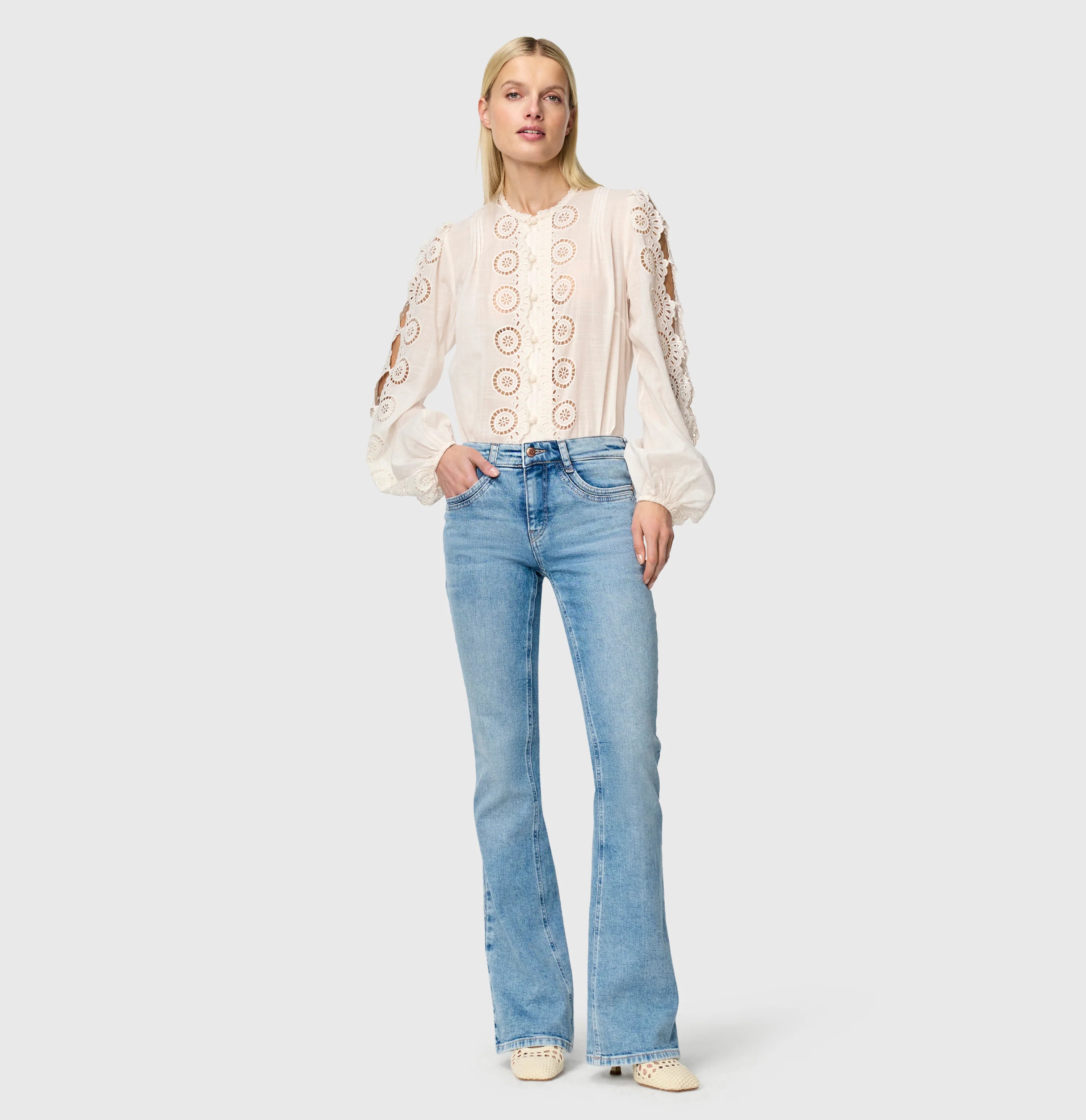 MAC Detroit Flared Jeans 90's Cool Wash