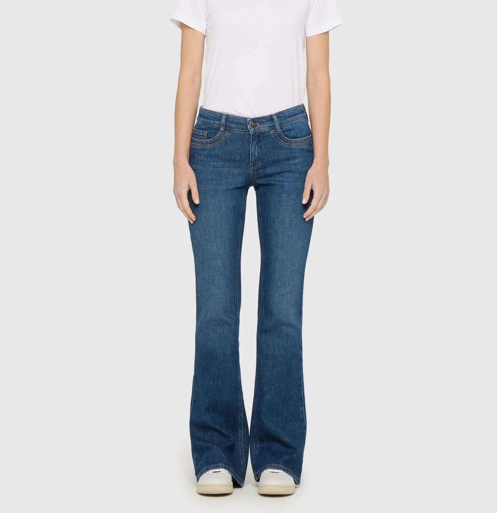 MAC Detroit Flared Jeans Essential Mid Blue