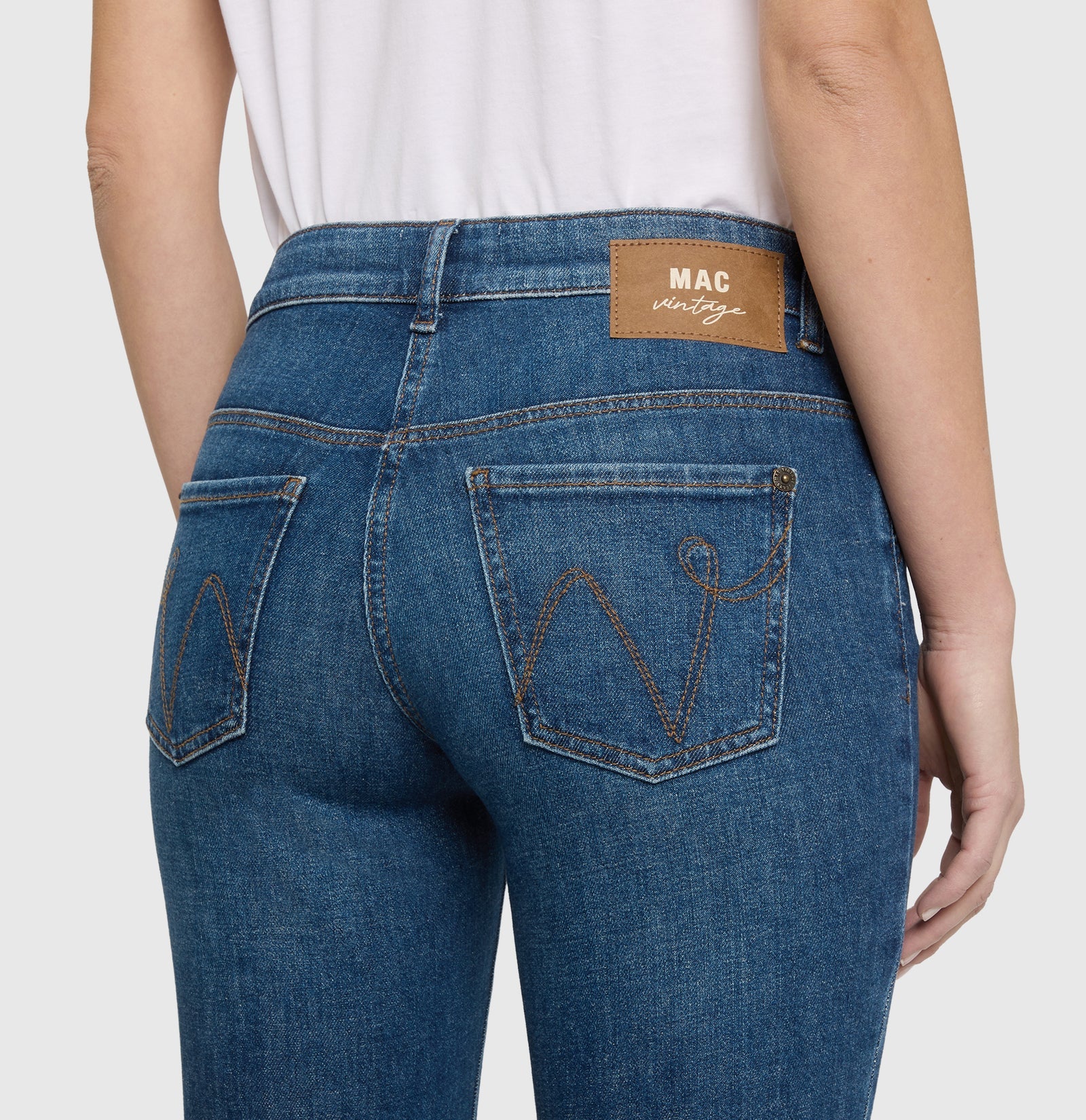 MAC Detroit Flared Jeans Essential Mid Blue