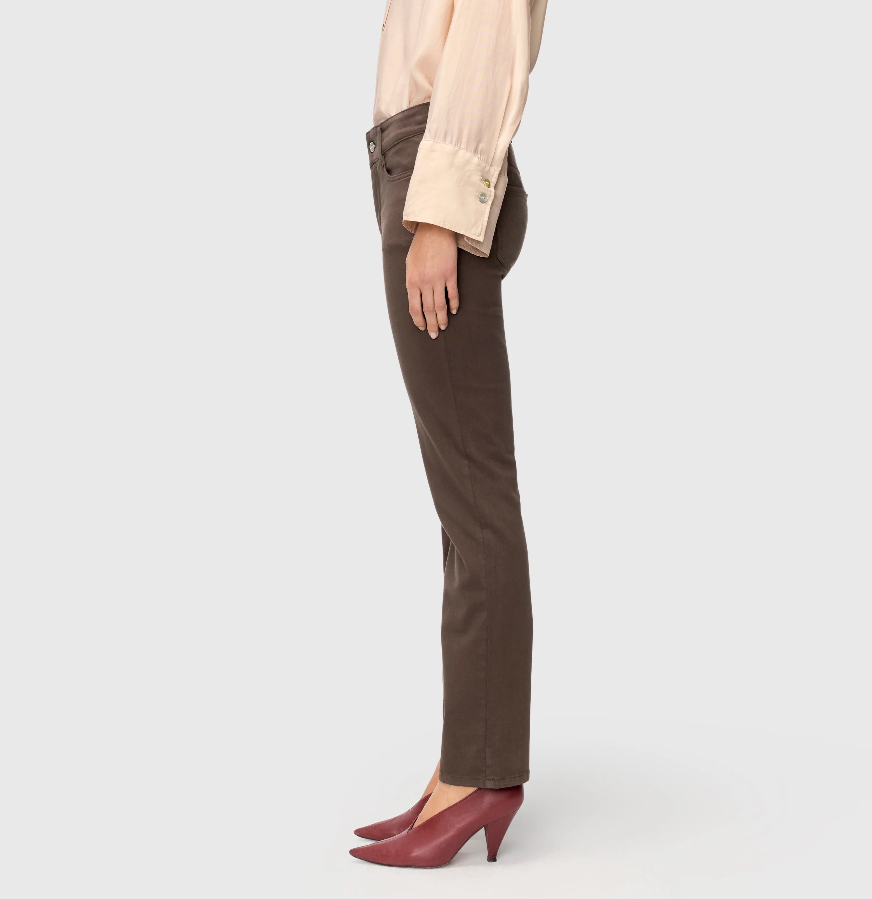 MAC Dream Straight Fit – Deep Brown