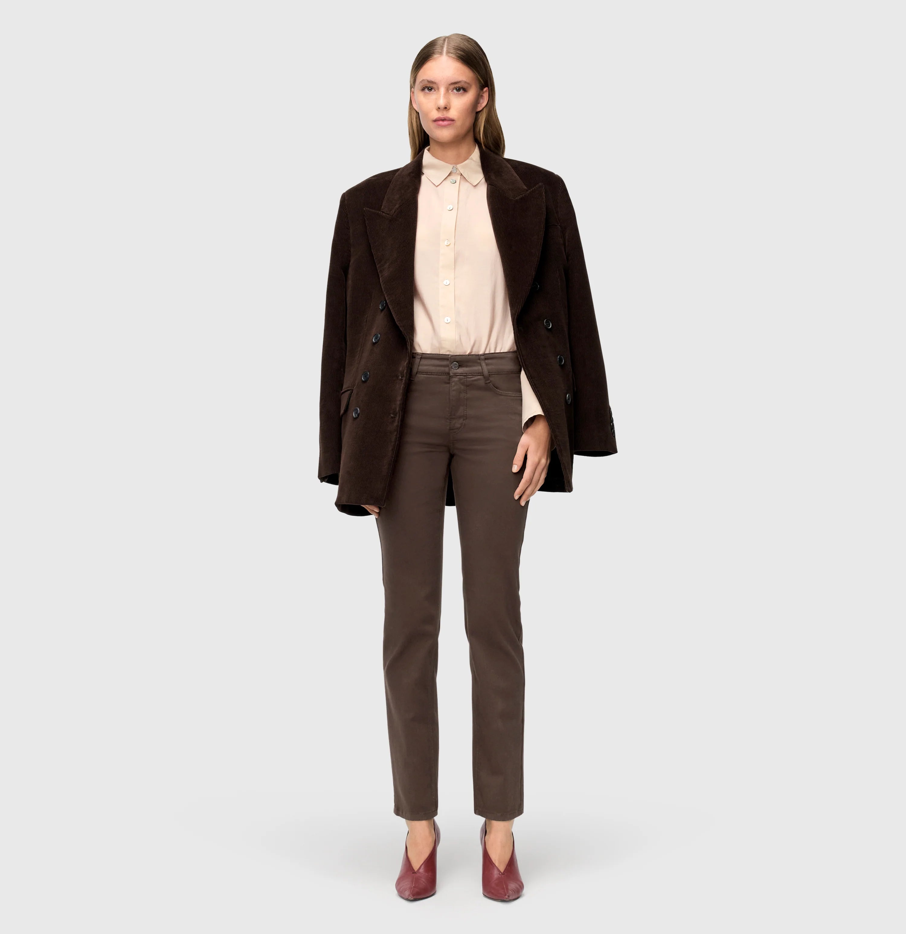 MAC Dream Straight Fit – Deep Brown