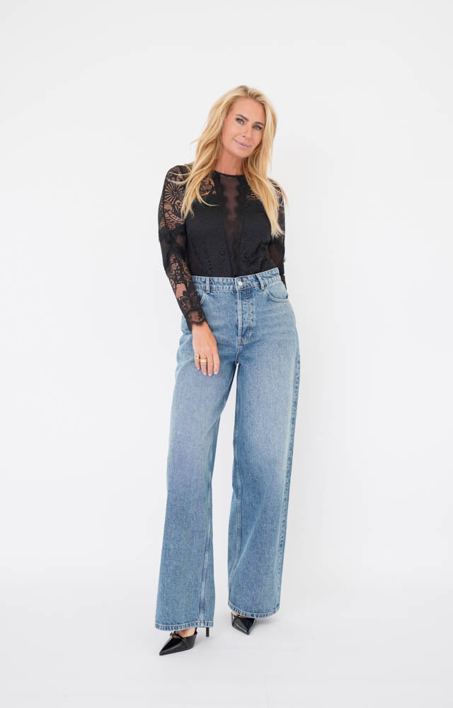 Est’Seven – Kalila body