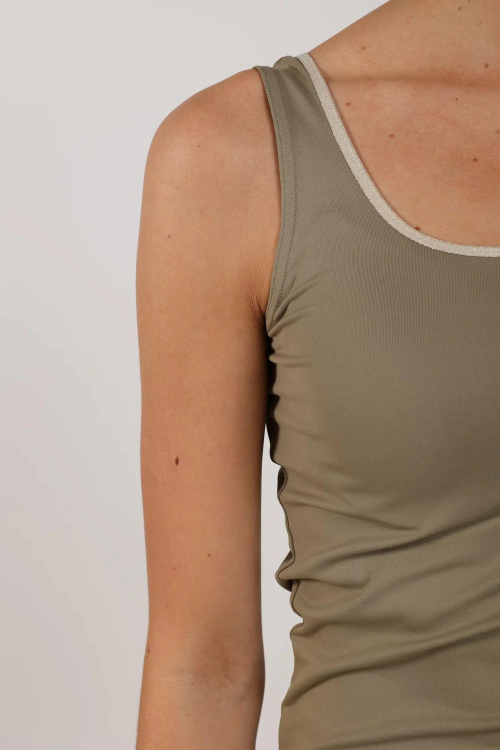 Nukus Juba Singlet Army/Gold