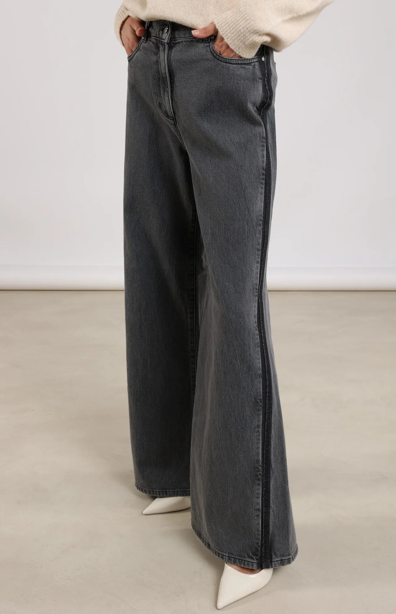 Nukus Ruby jeans grey denim studs