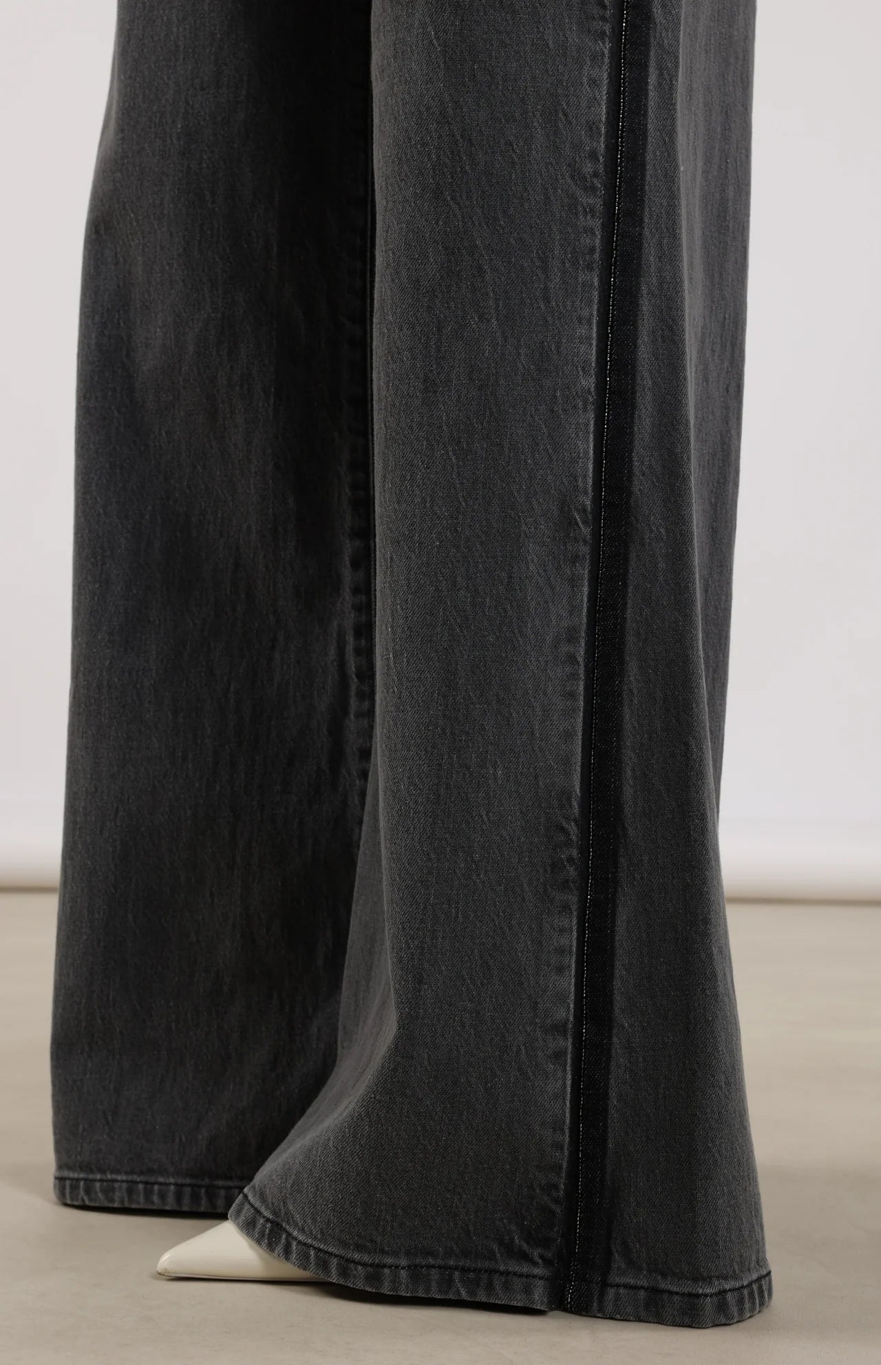 Nukus Ruby jeans grey denim studs