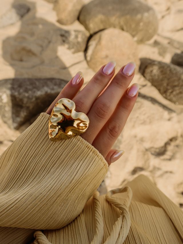 Rose & Camellia – Bold Heart Ring