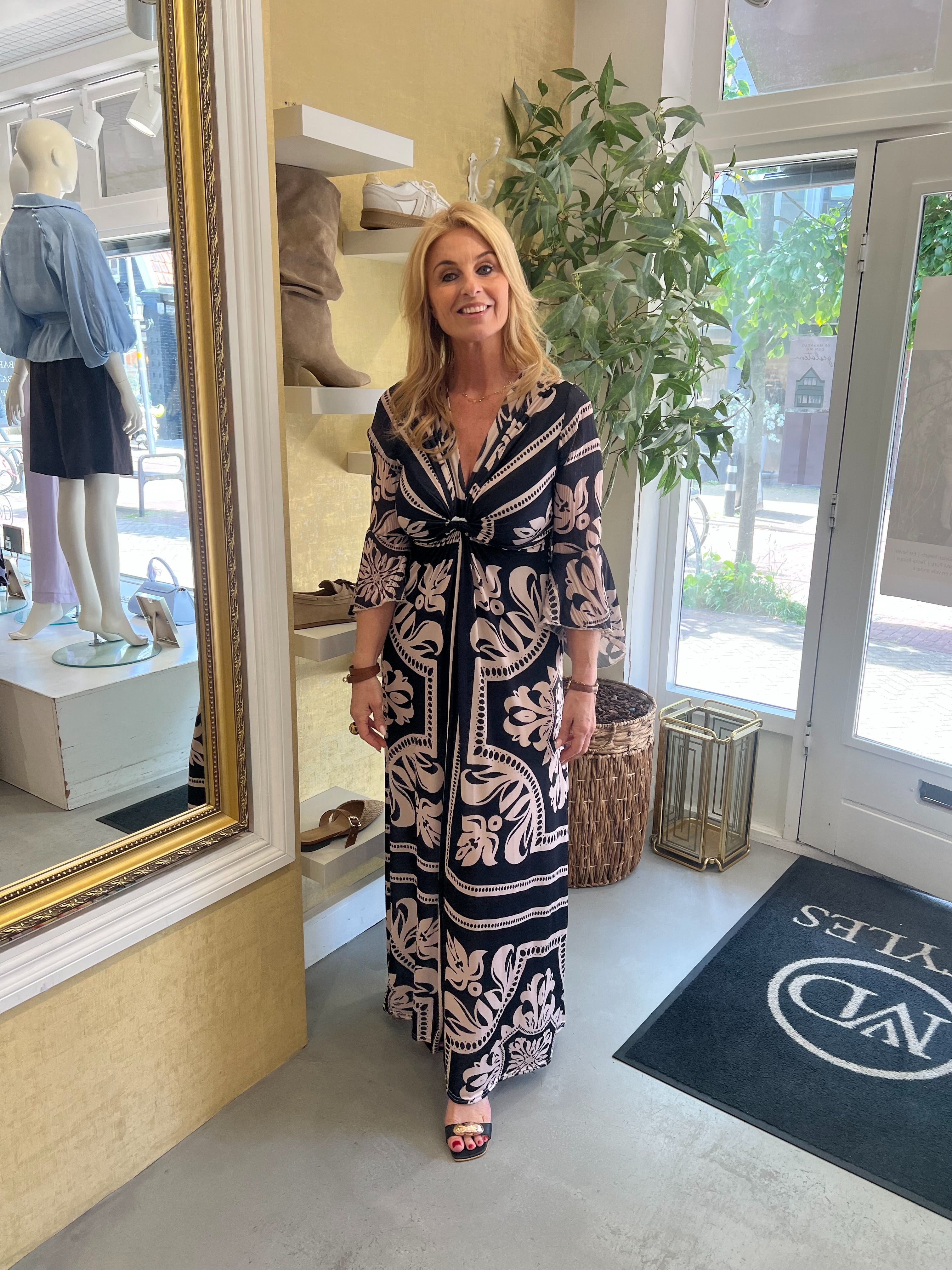 MVD Travel Dress Black/White Print