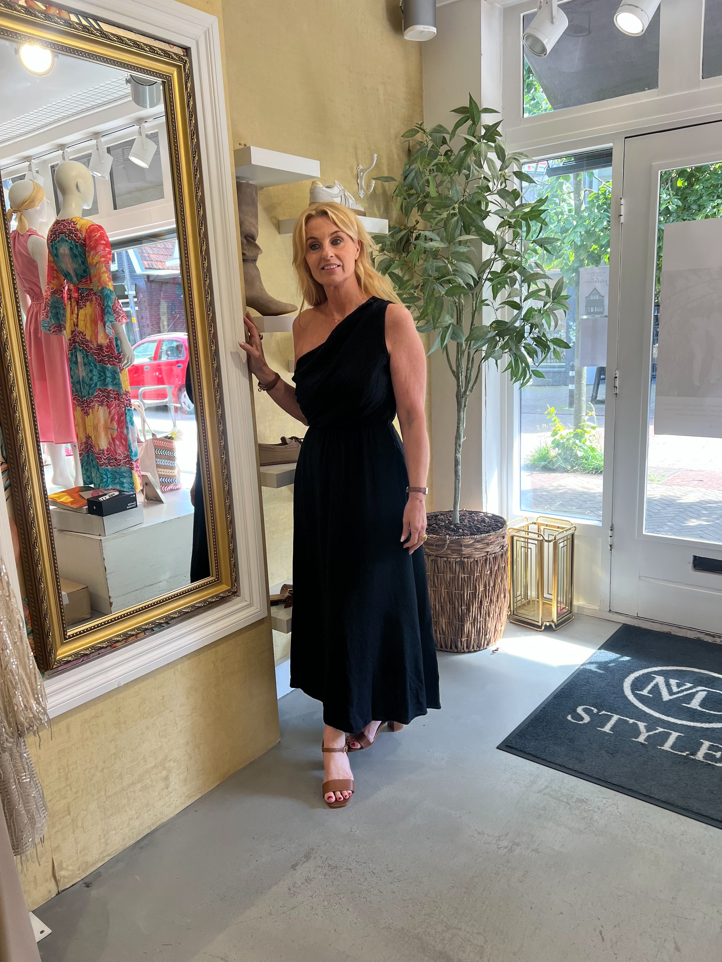 MVD One Shoulder Dress Zwart