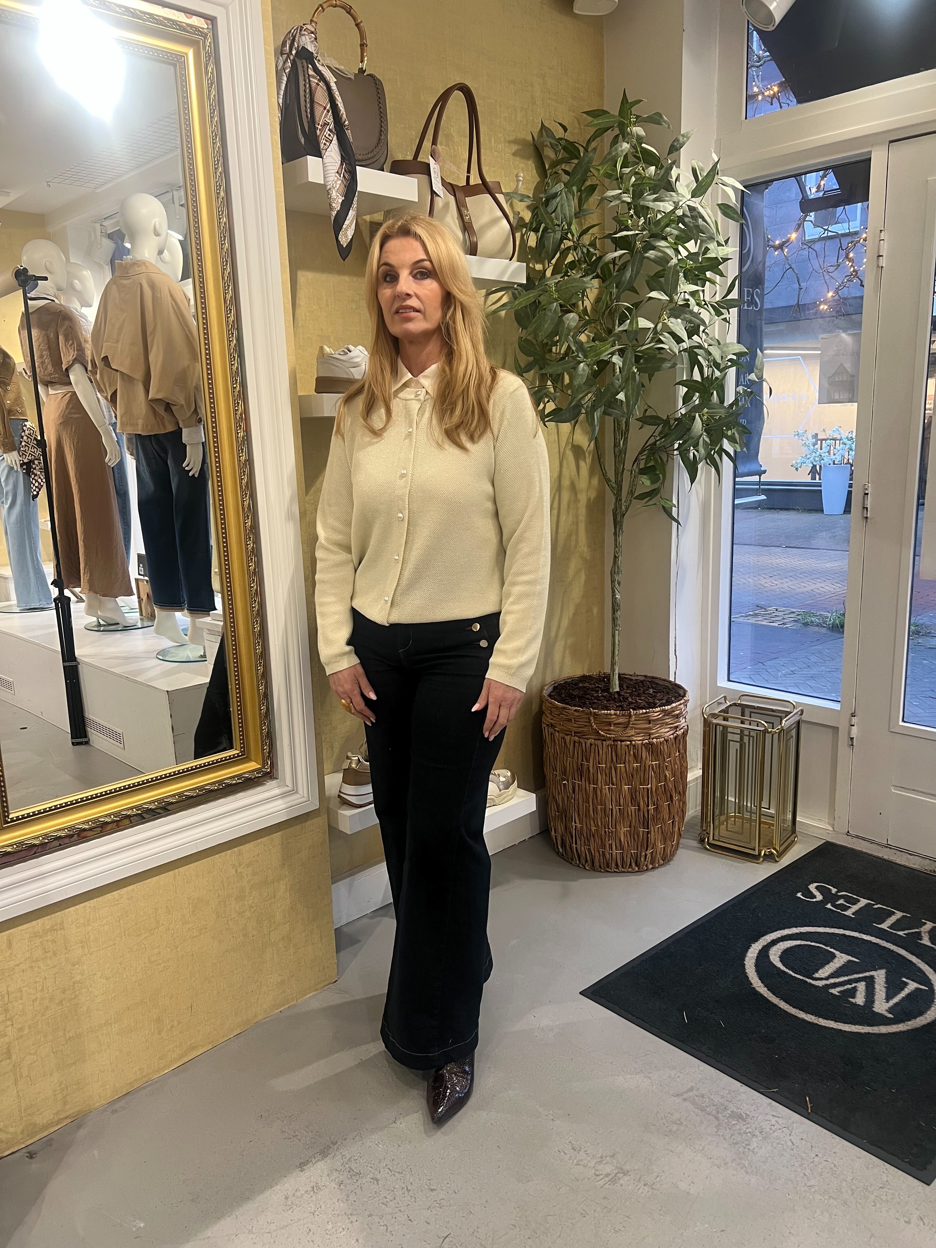 MVD Styles The Label - Cardy Cream