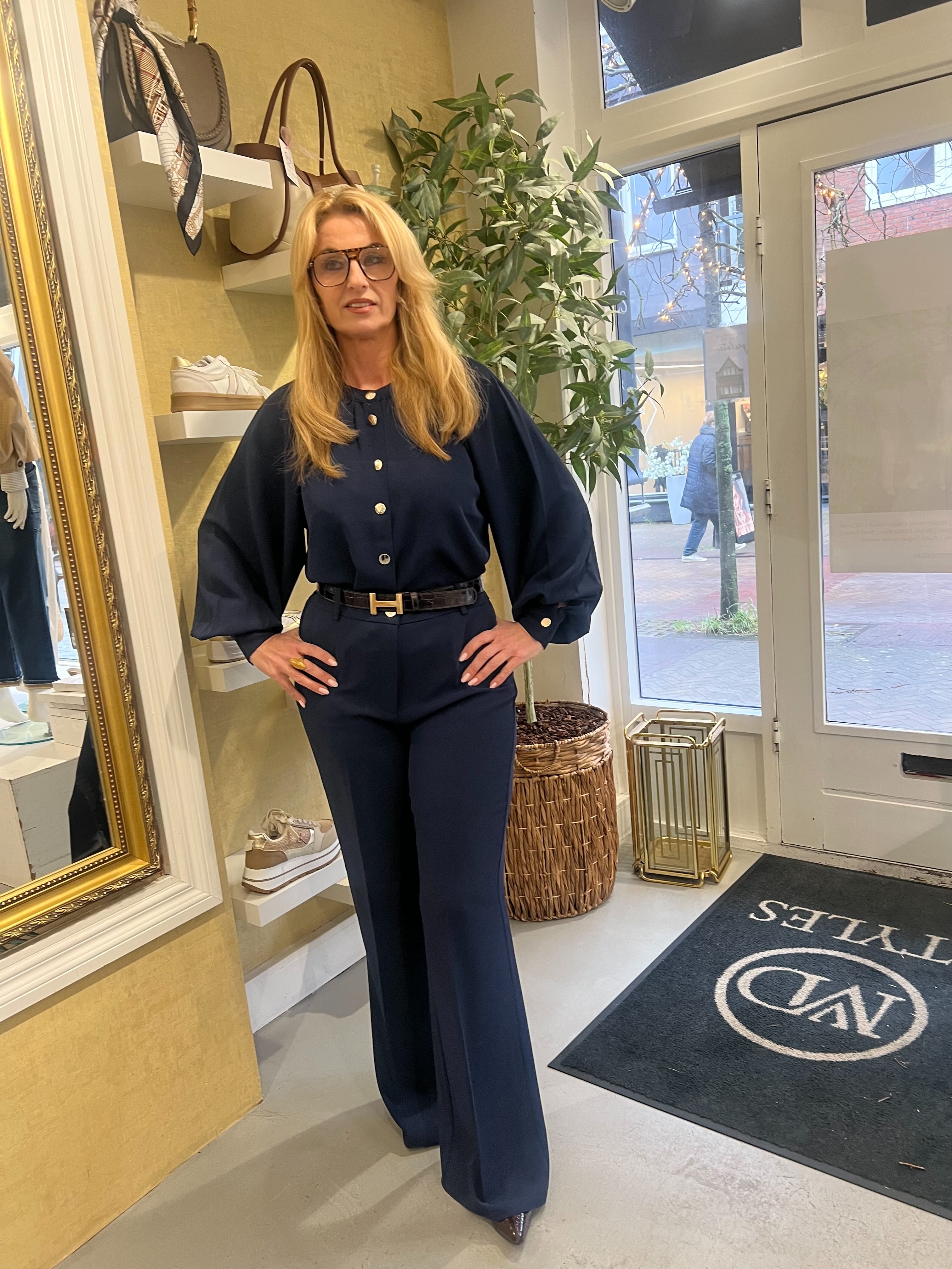 Label Dot Blouse Amanda – Navy