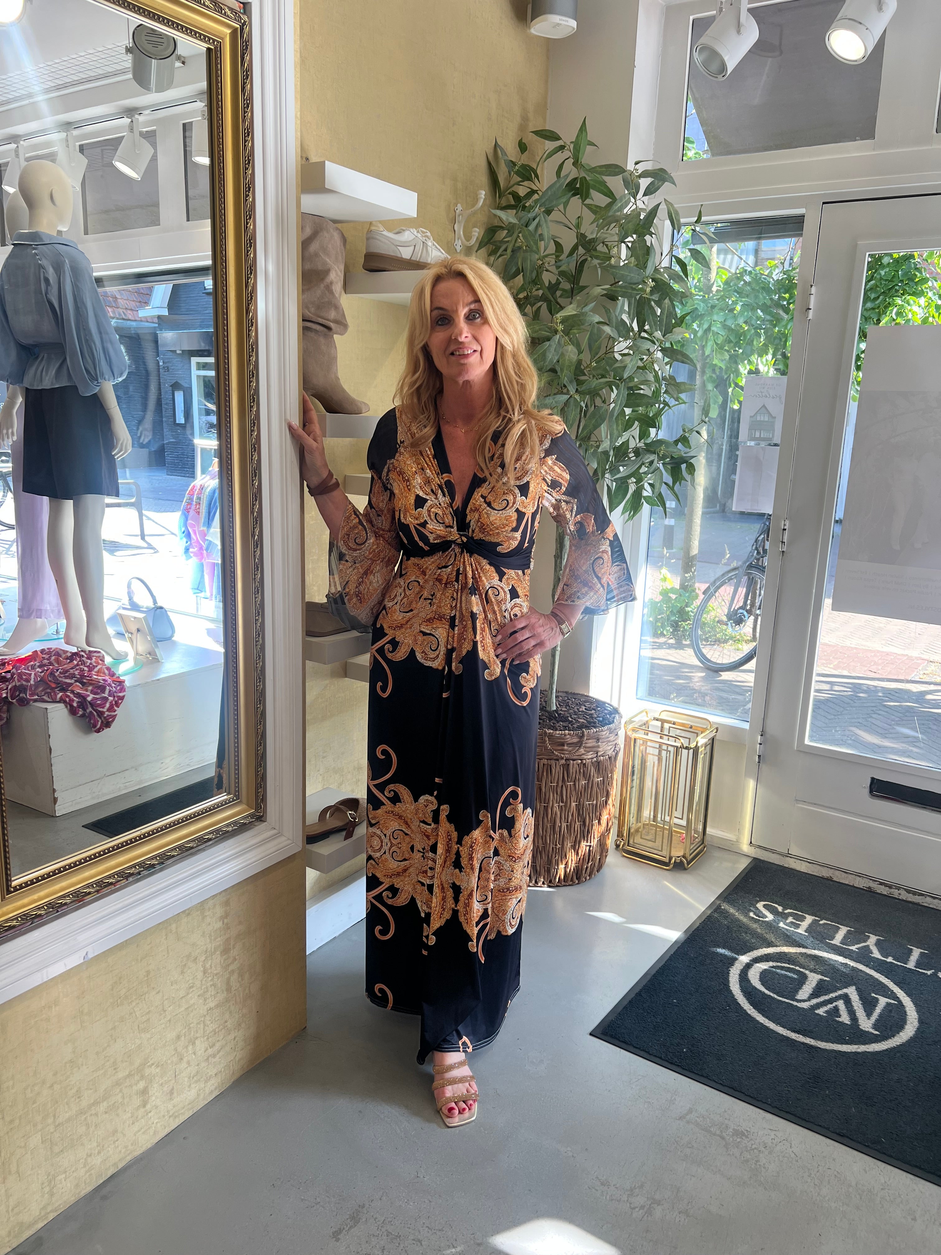 MVD Travel Dress Gold Coast Black