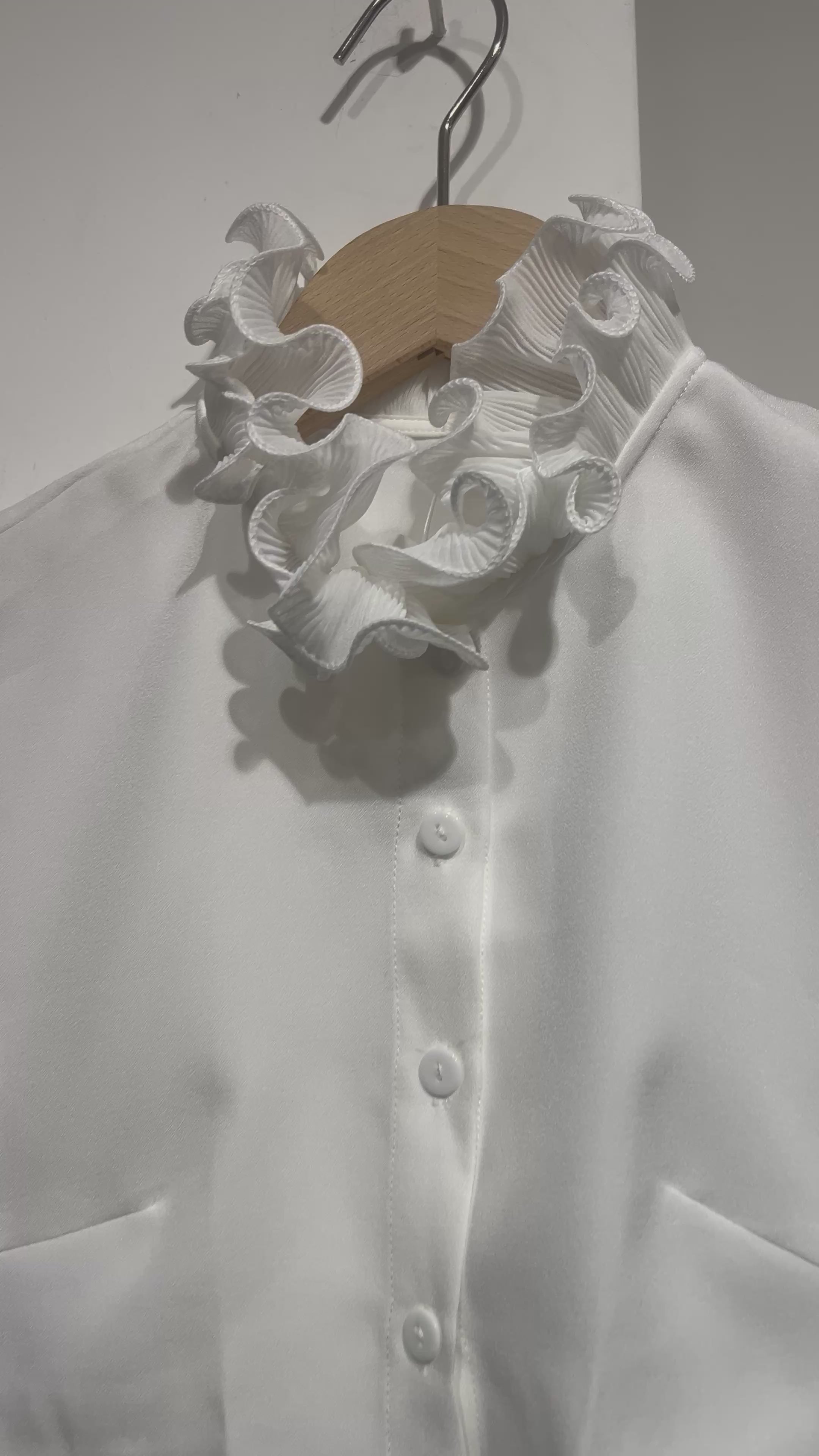 MVD Kraagje – Ruffle